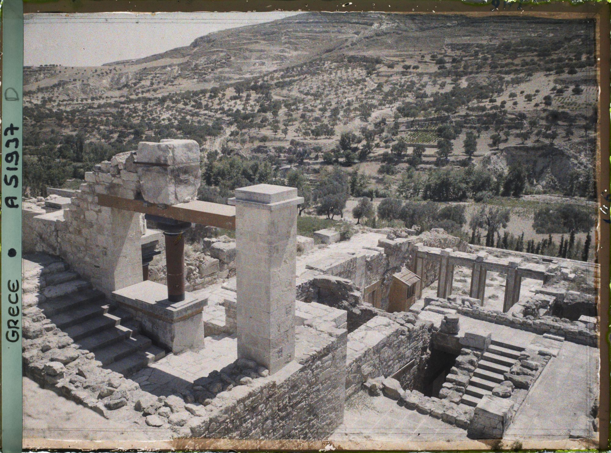 Image représentant Dans l'aile orientale du Palais Megarons (appartements du Roi et de la Reine)