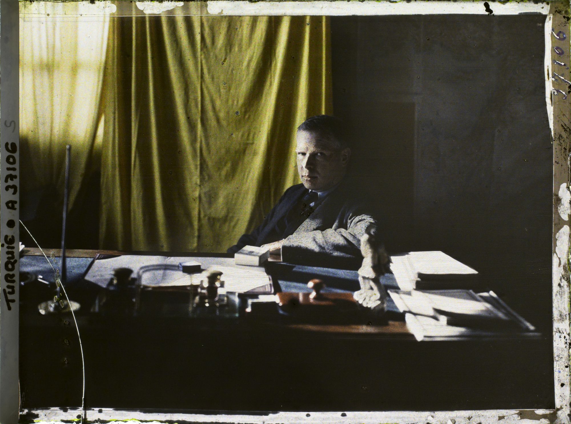 Image représentant Le camarade Aralof, Ambassadeur de la République des Soviets, jour de la création de l'URSS