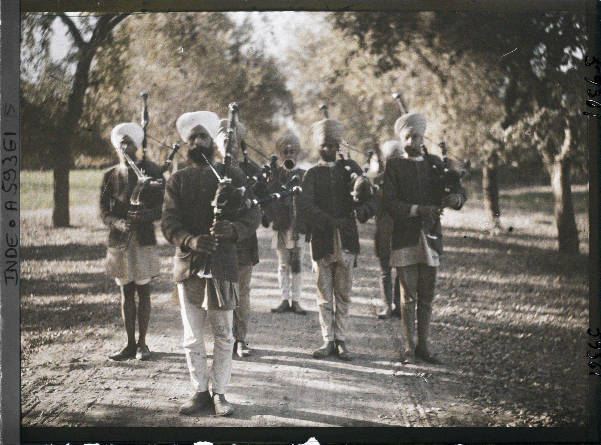Image représentant Fanfare pendant la cérémonie du jubilé célébrant les cinquante ans de règne du maharajah Jagatjit Singh