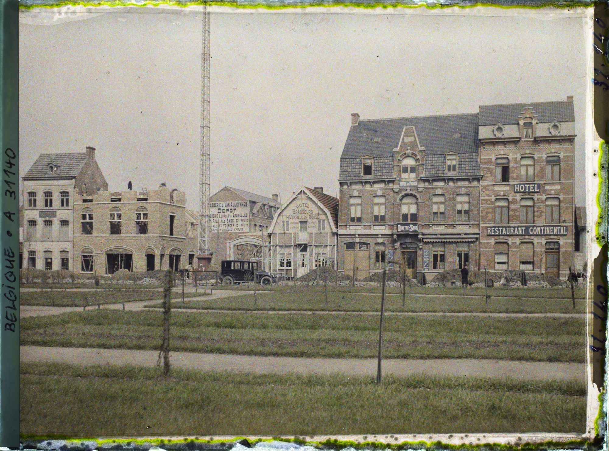 Image représentant Belgique, Ypres, Place de la Gare  maisons neuves