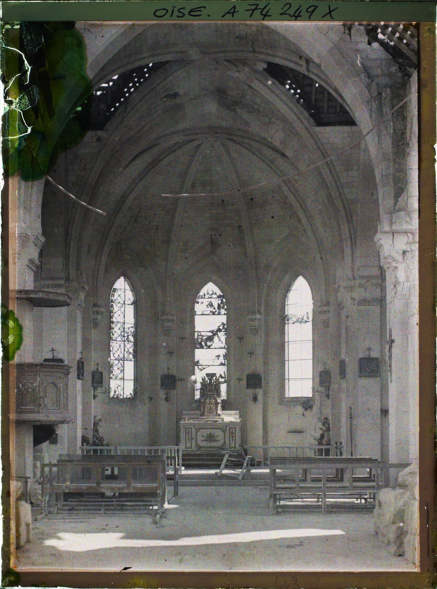 Image représentant L'église en ruines