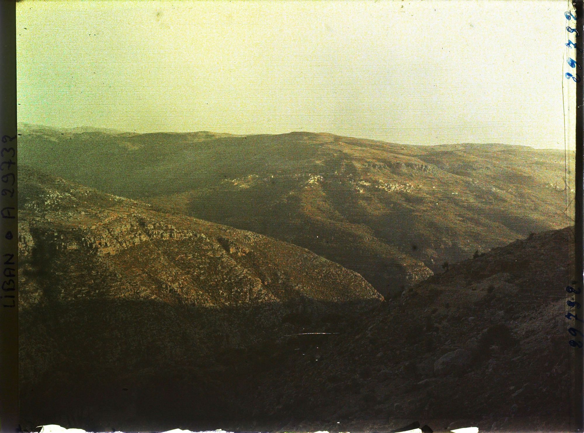 Image représentant Gorges aux environs du village