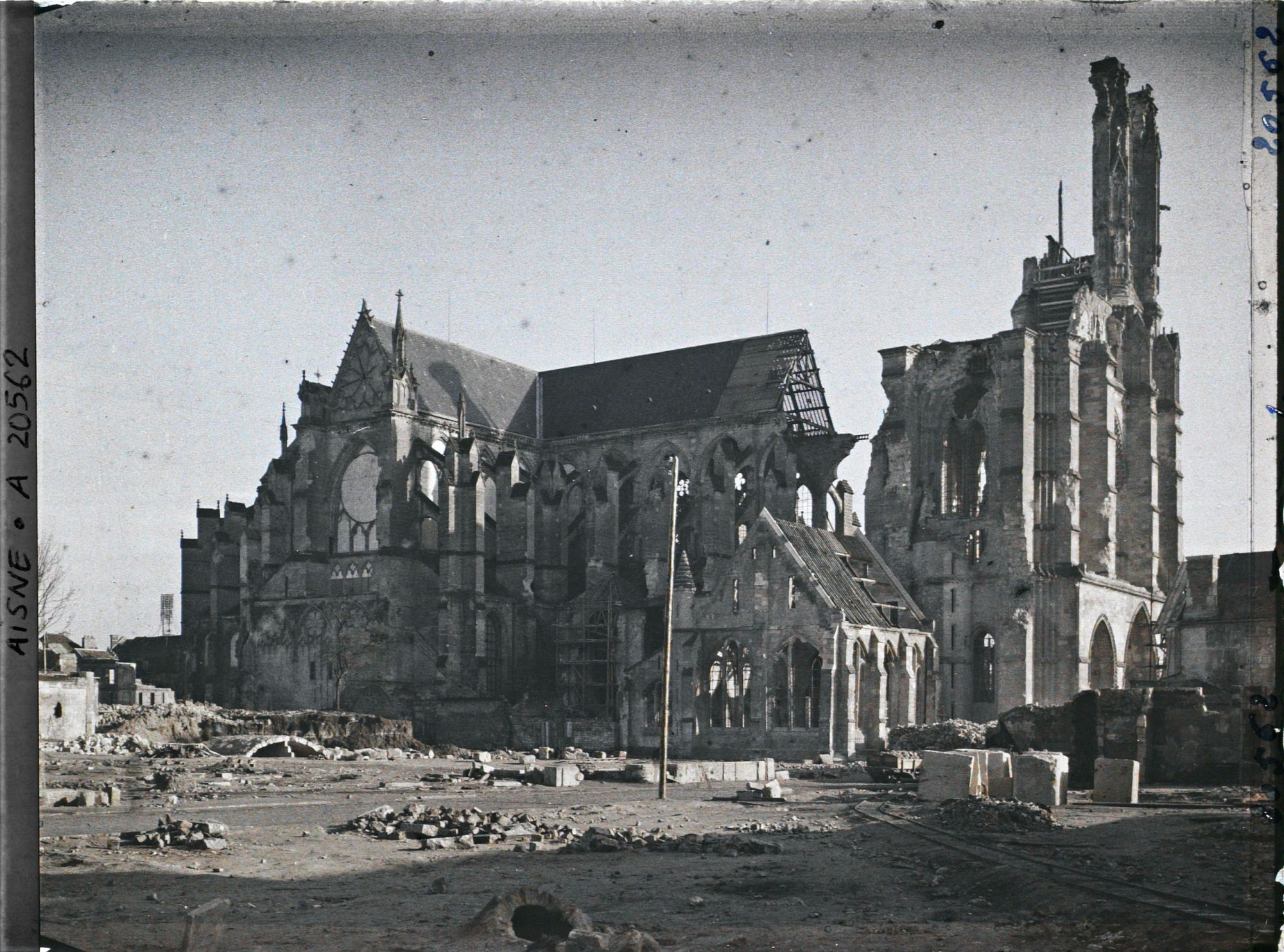 Image représentant France, Soissons, Cathédrale - (Ouest)