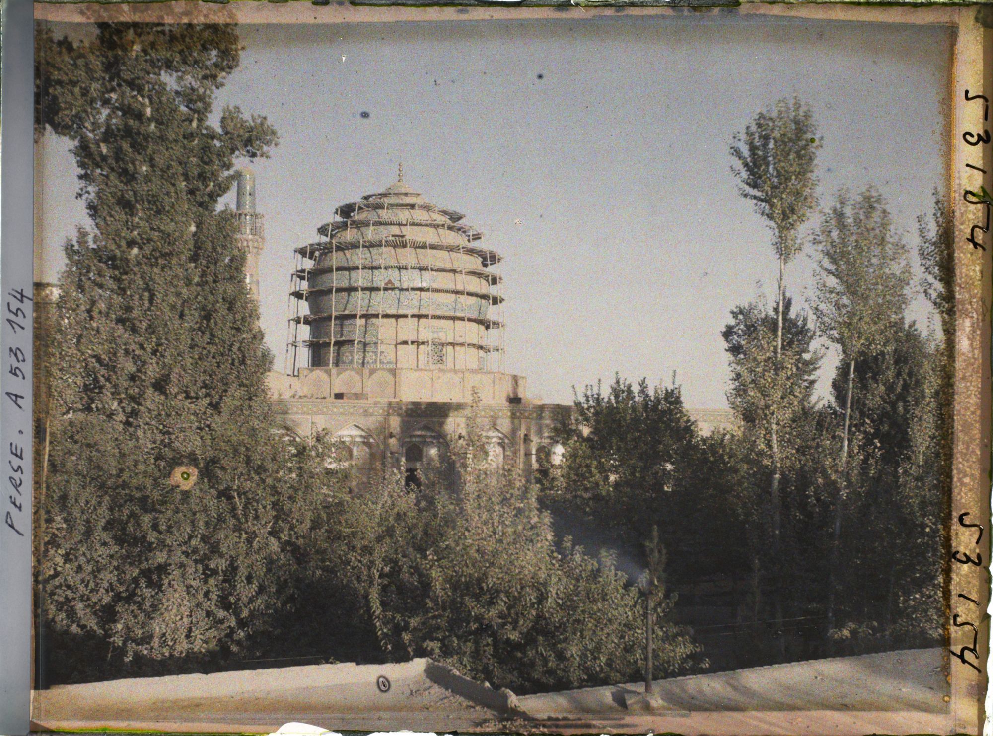 Image représentant Coupole de la Madreseh Mader-i-Chah, école coranique dite "de la mère du Chah" (1714)