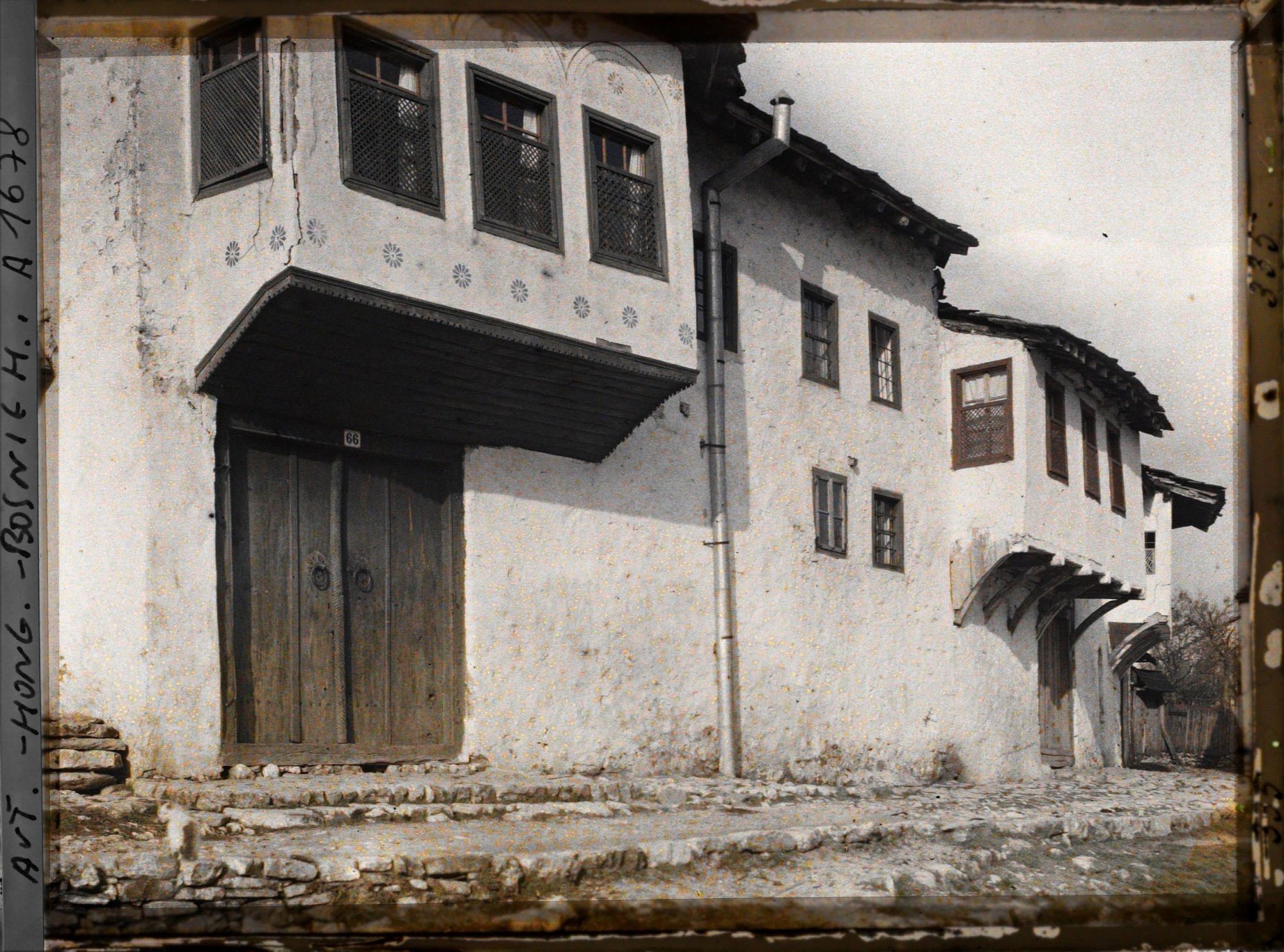 Image représentant Trois maisons à moucharabiehs