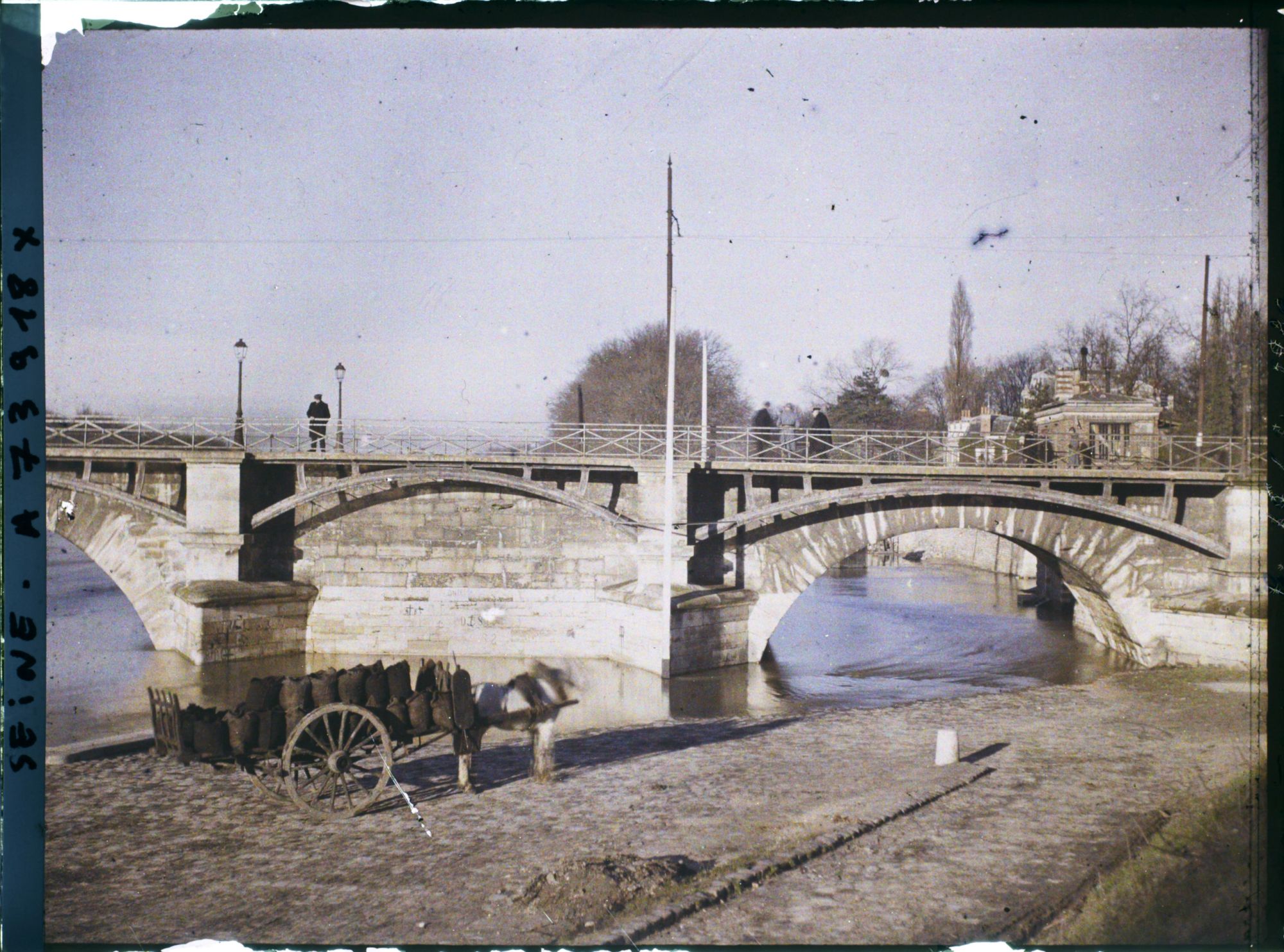 Image représentant Le quai Alphonse le Gallo et le pont de Saint-Cloud