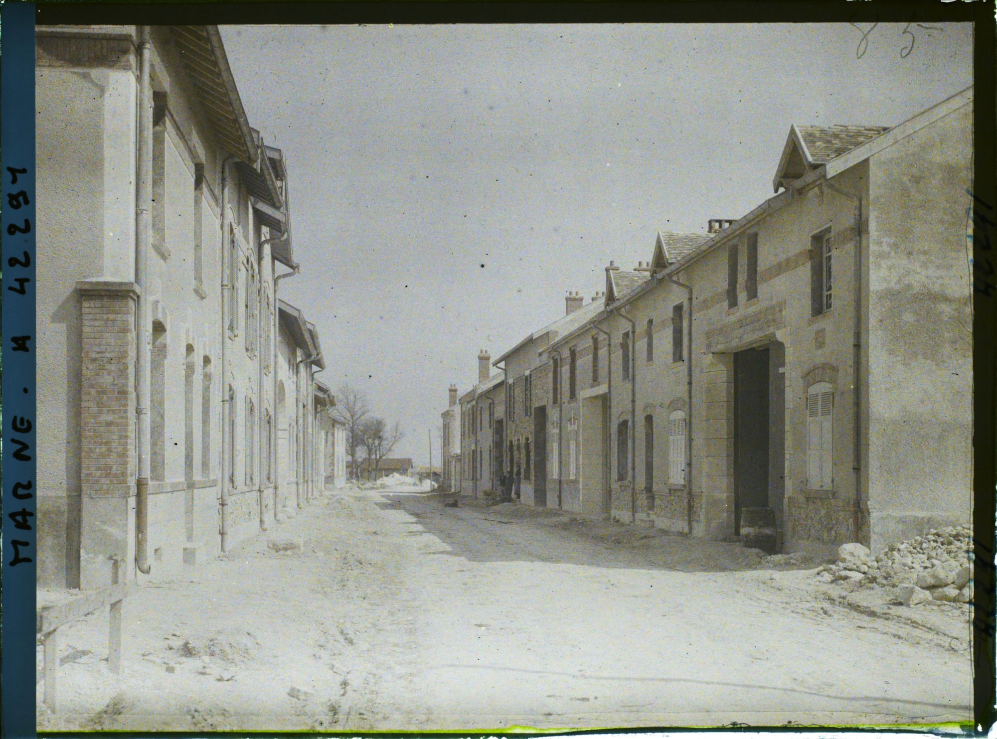 Image représentant France, Beine près Reims, Une rue du Village