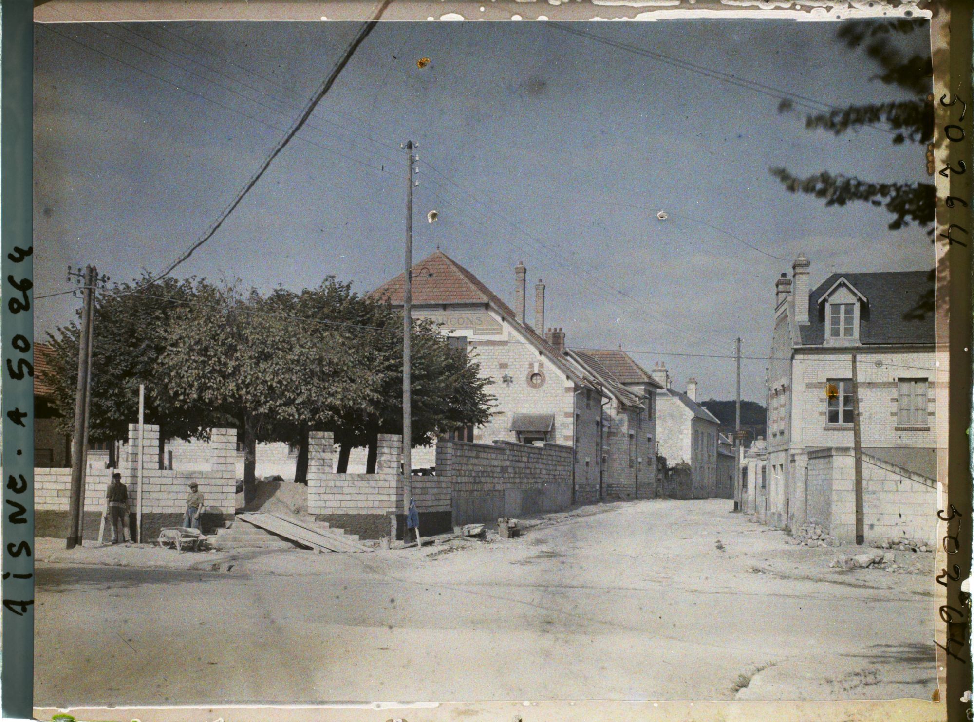Image représentant France, Vailly, Vue vers l'Ecole de Garçons