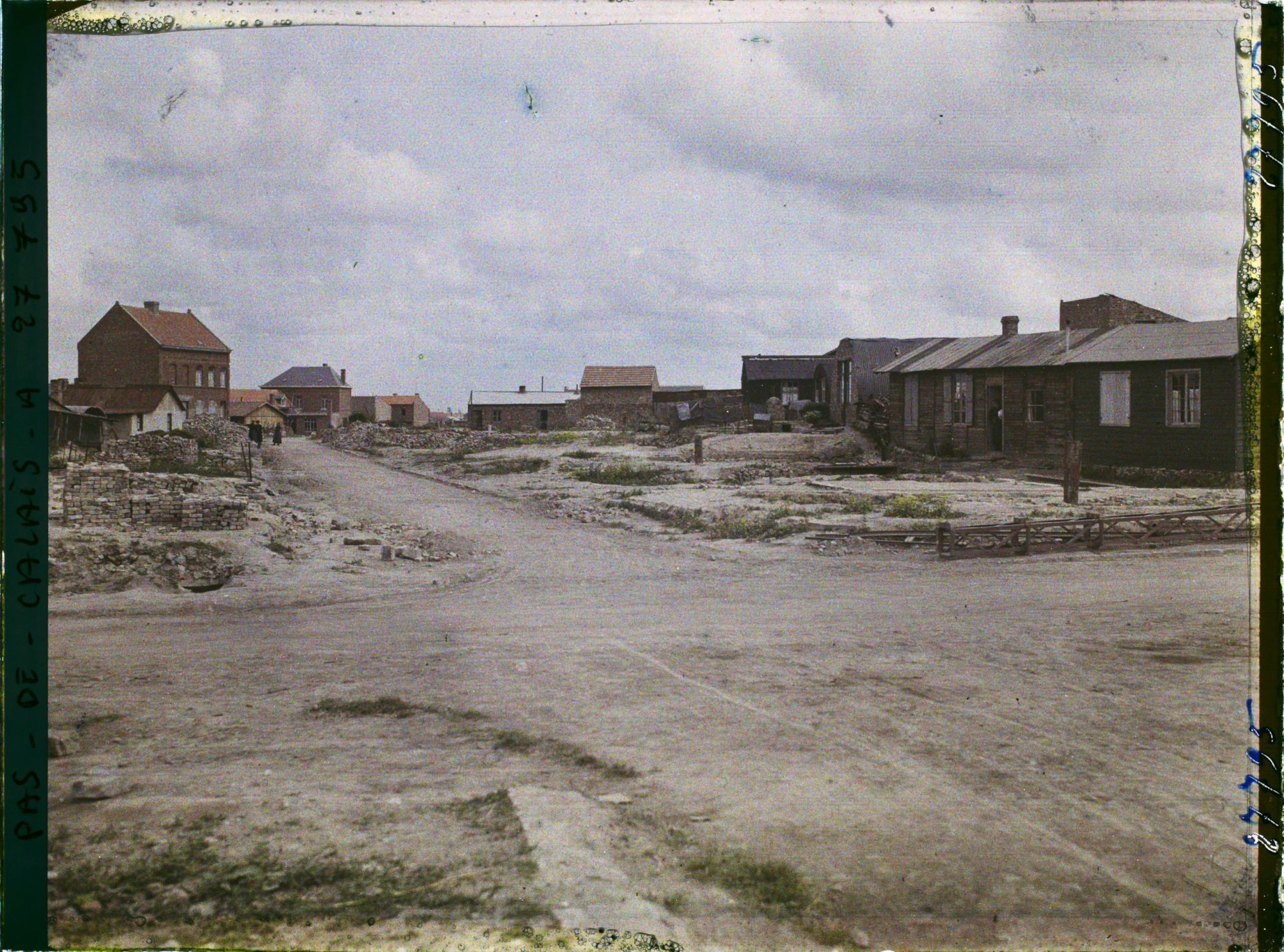 Image représentant France, Airon près de Lens, Une rue du Village