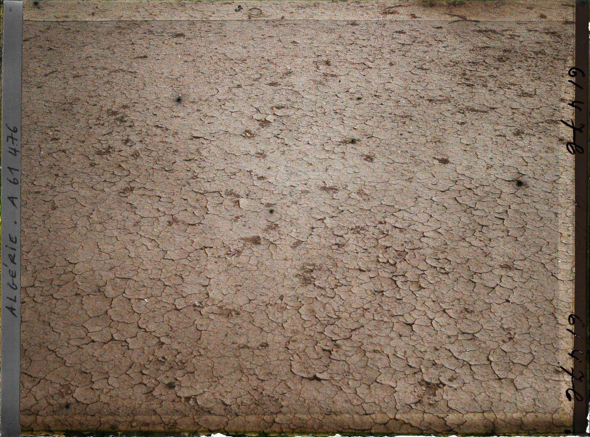 Image représentant Surface du sol dans la cuvette de la daya