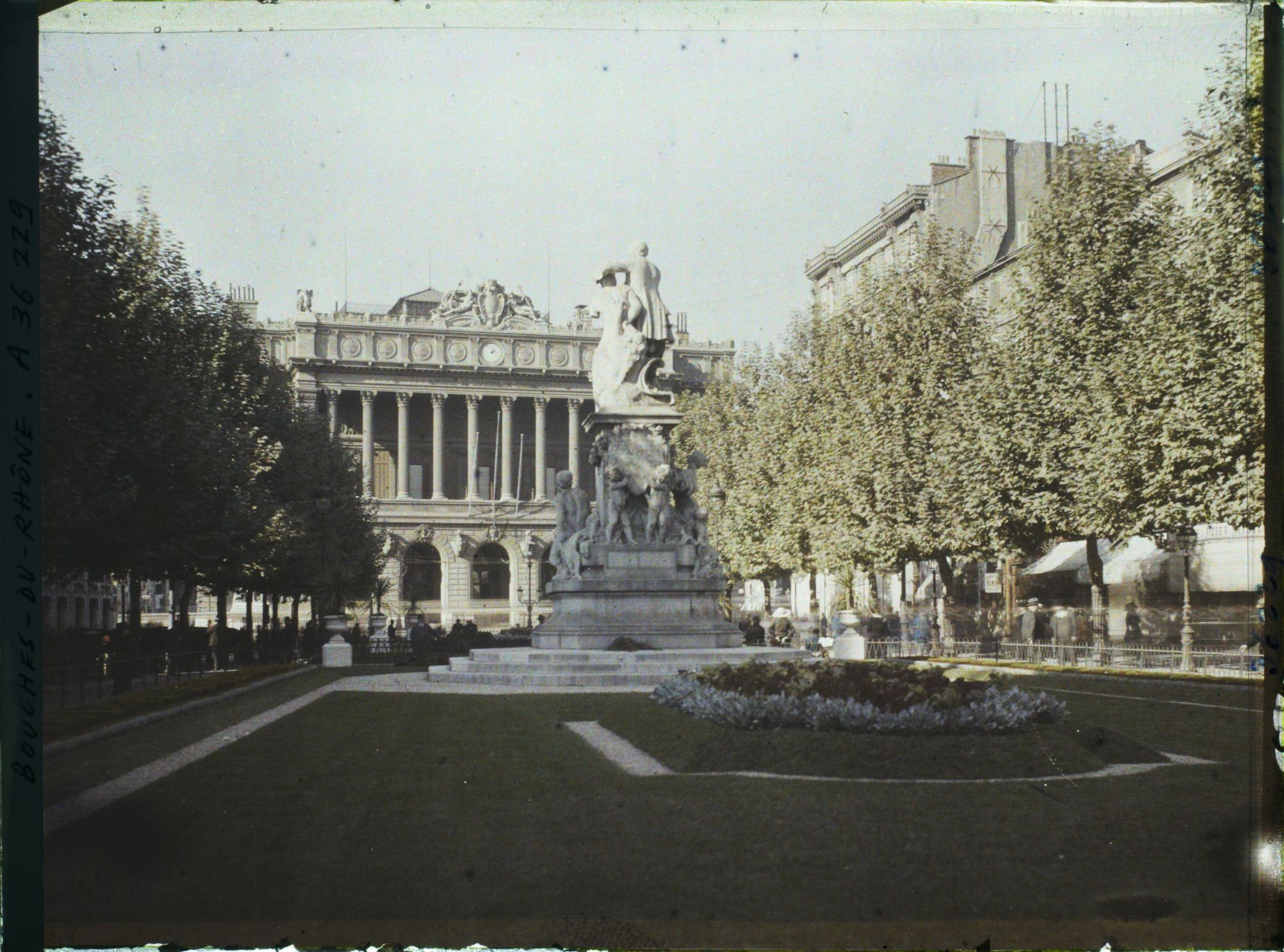 Image représentant La place de la Bourse et le palais de la Bourse