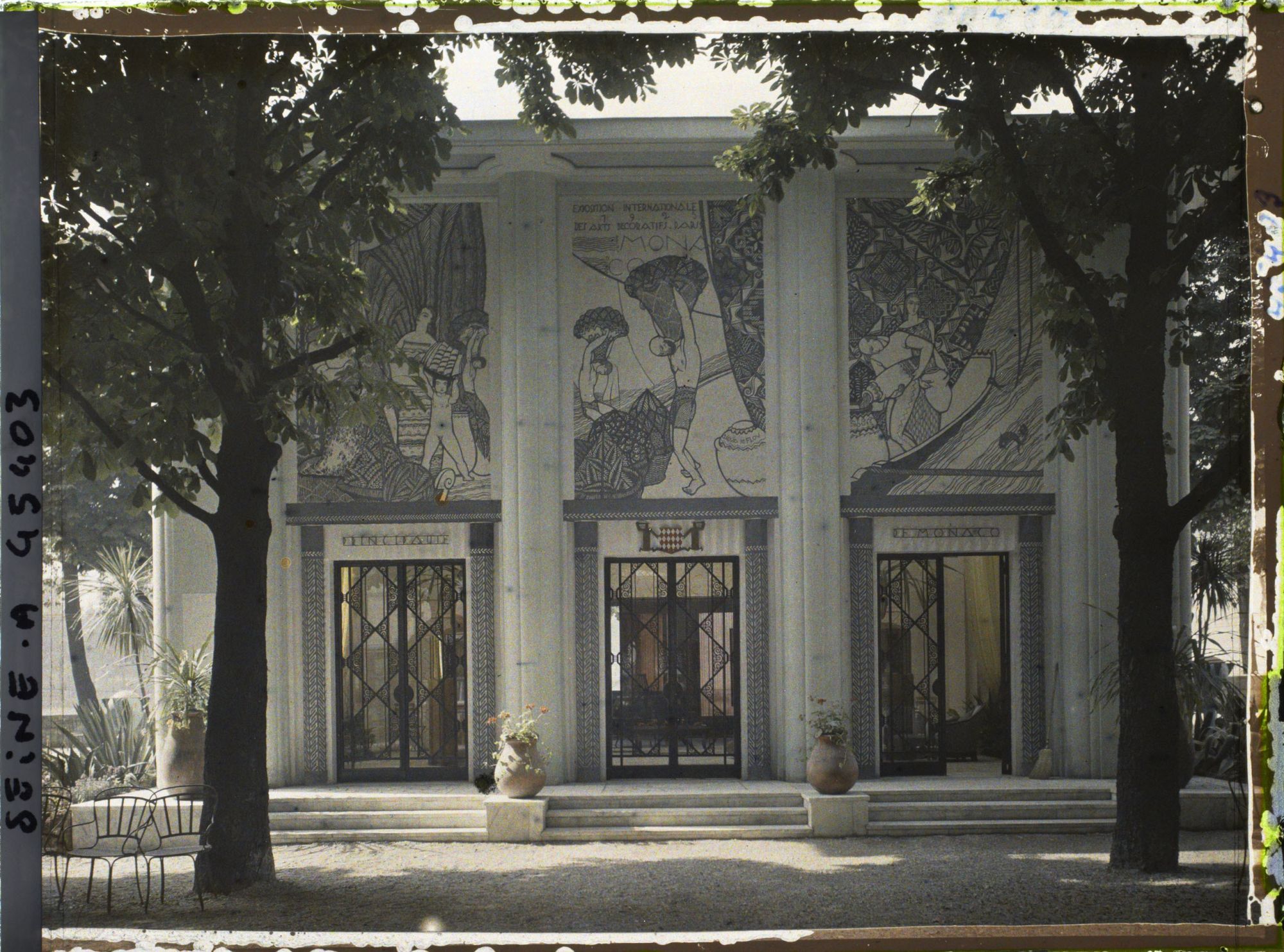 Image représentant L'Exposition des arts décoratifs, Pavillon de Monaco, sur le Cours-la-Reine