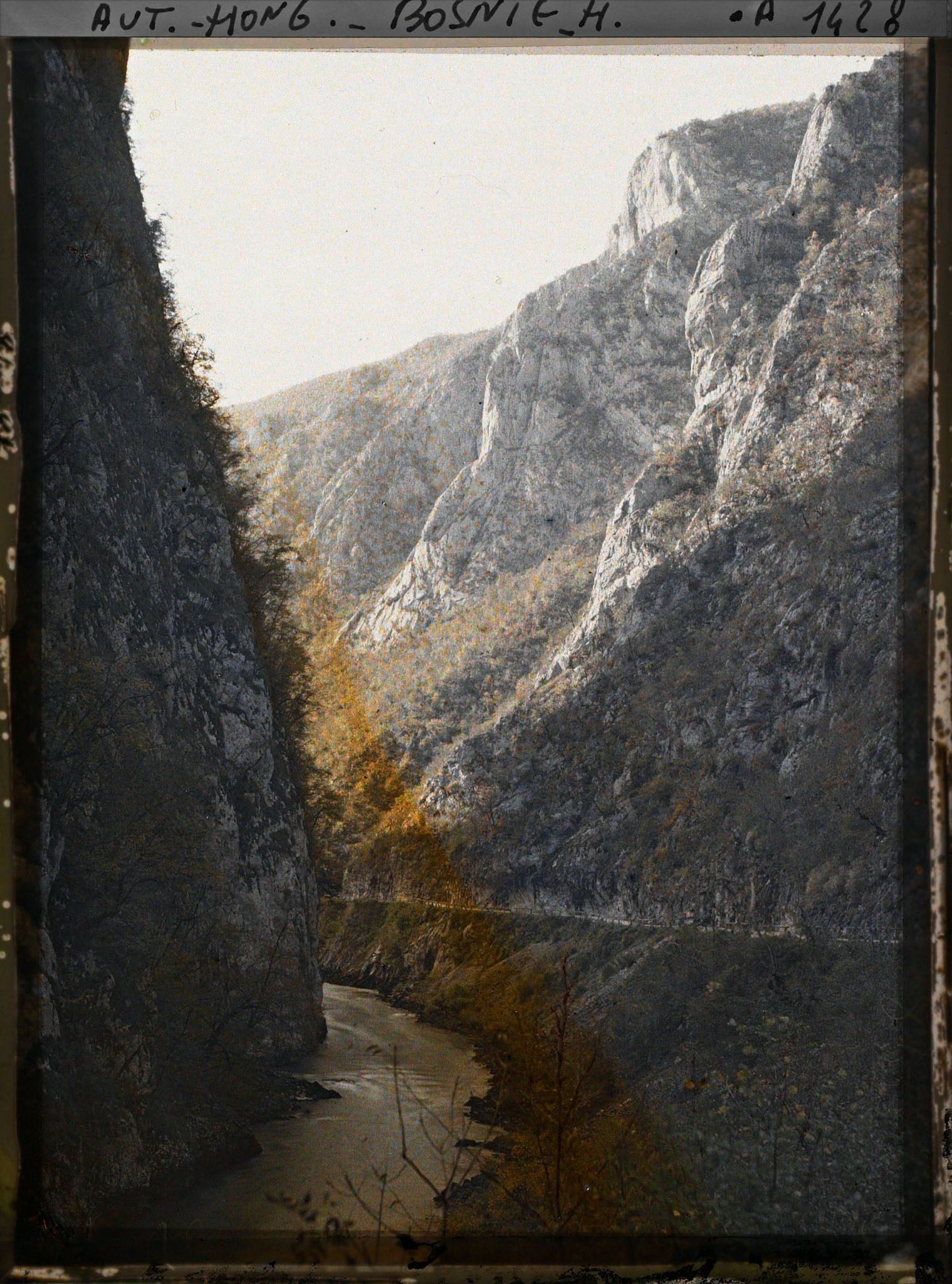 Image représentant La gorge du Vrbas avant Krupa vue de l'aval