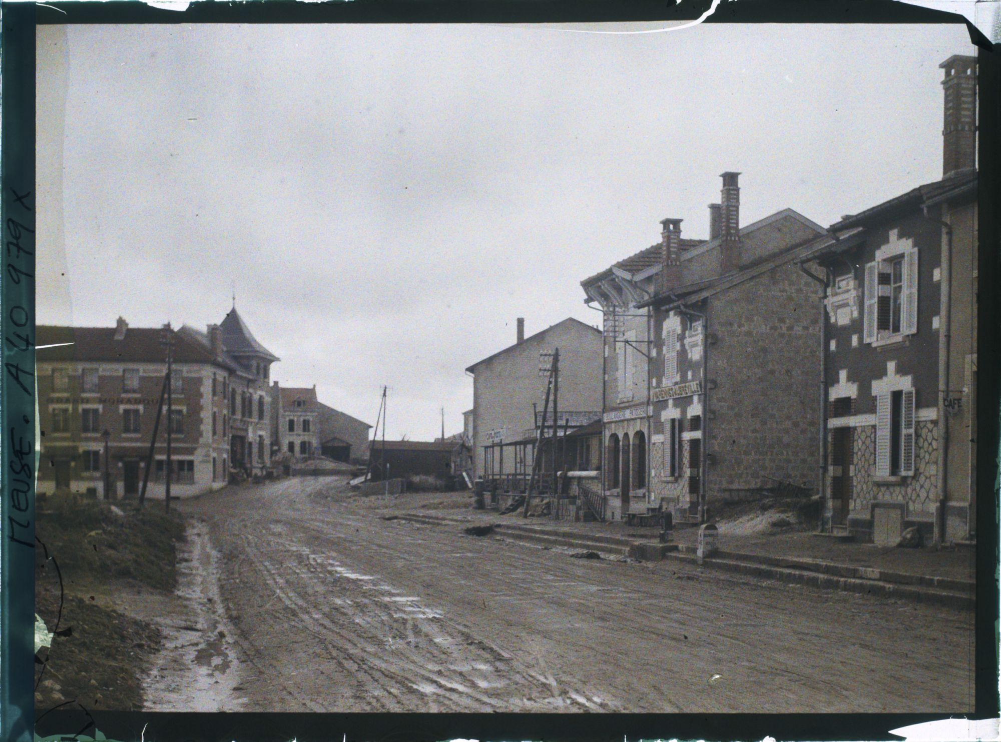 Image représentant France, Varennes, Rue Centrale