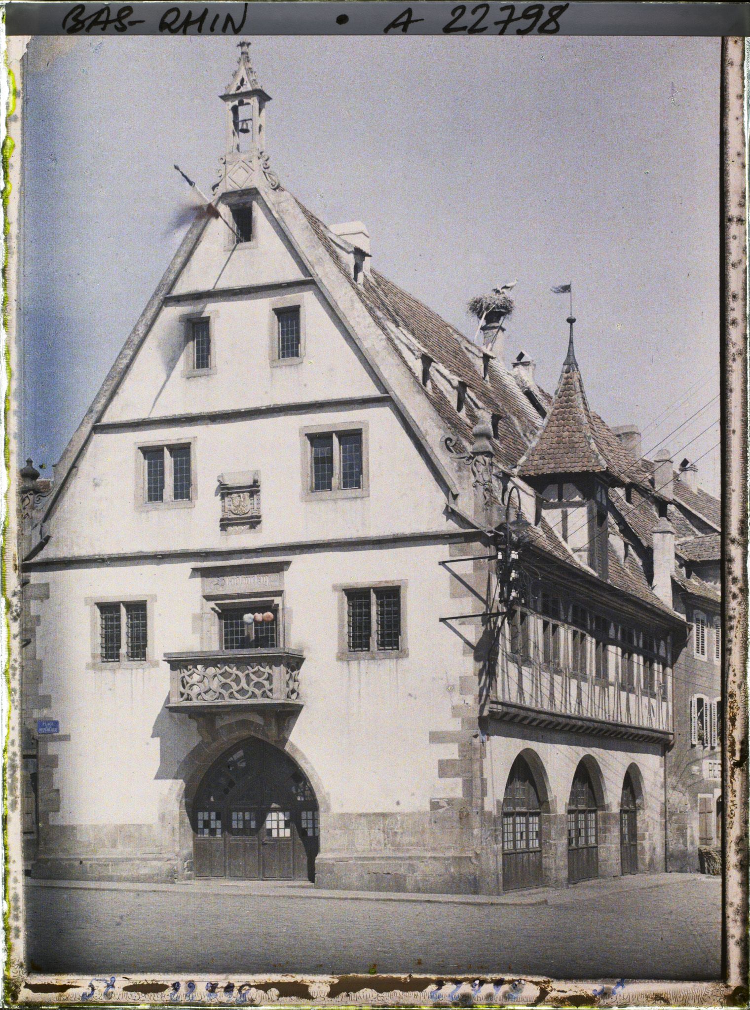 Image représentant France, Obernai, Les Cigognes et la Halle au Blé