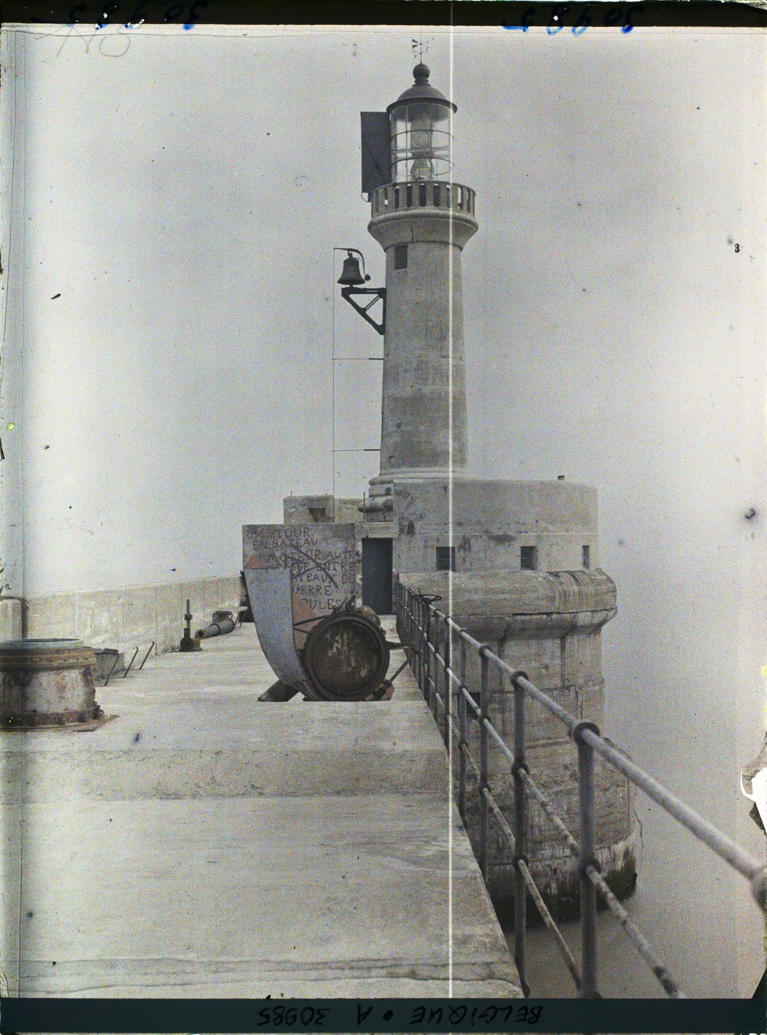 Image représentant Belgique, Zeebrugge, Le Phare et sa Ceinture de béton