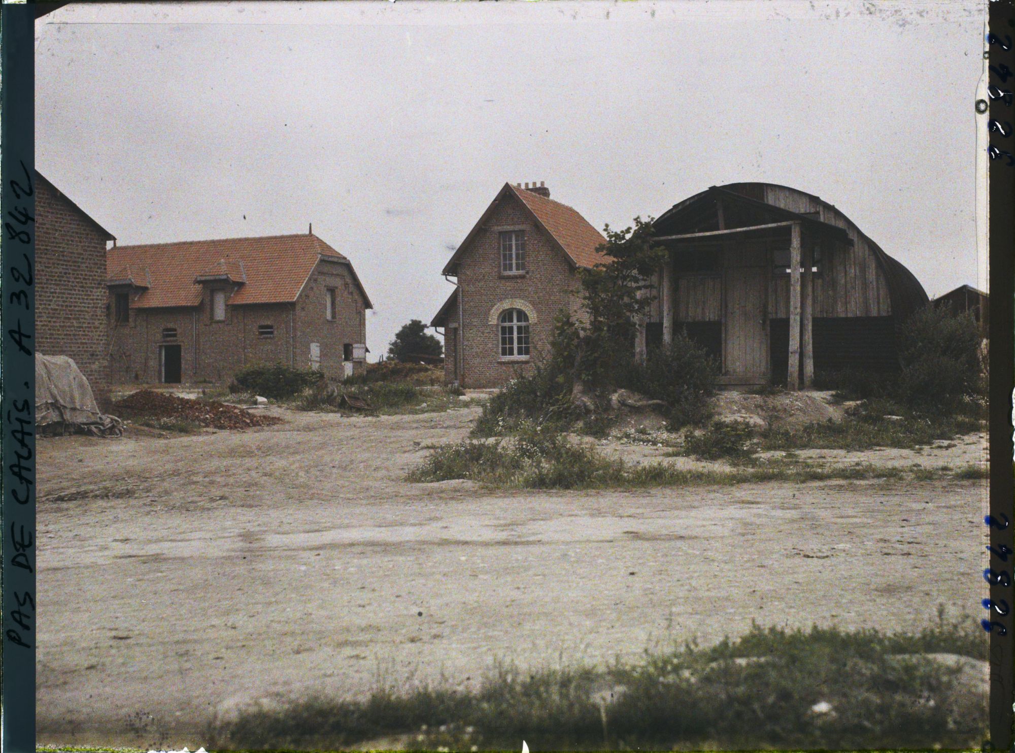 Image représentant France, Ecury, Église provisoire et reconstructions