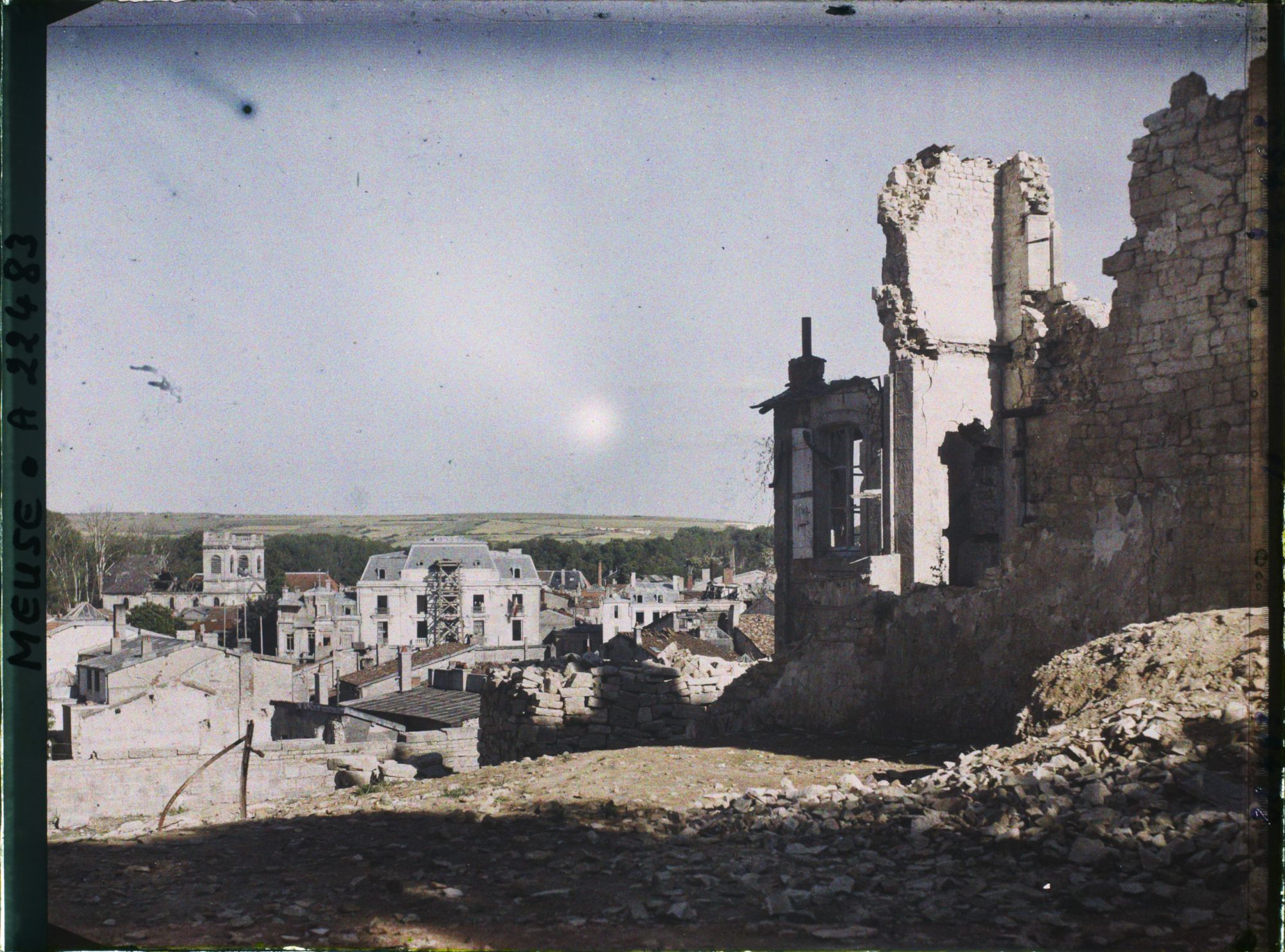 Image représentant France, Verdun, Panorama de la Ville Basse vers St Sauveur