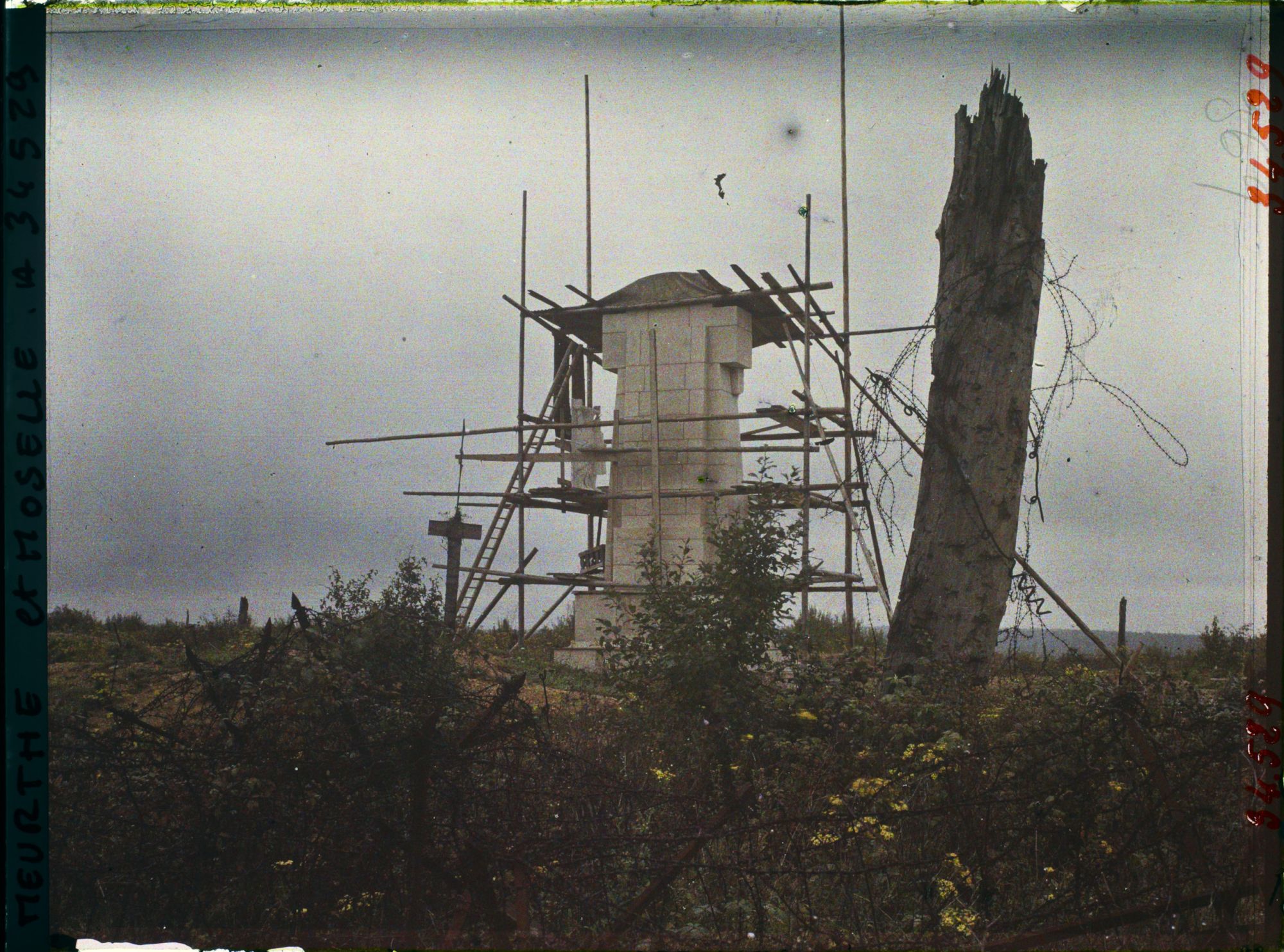 Image représentant France, Sectr Croix des Carmes, Ancien emplacement - La Croix des Carmes vue de la 1ère ligne boche
