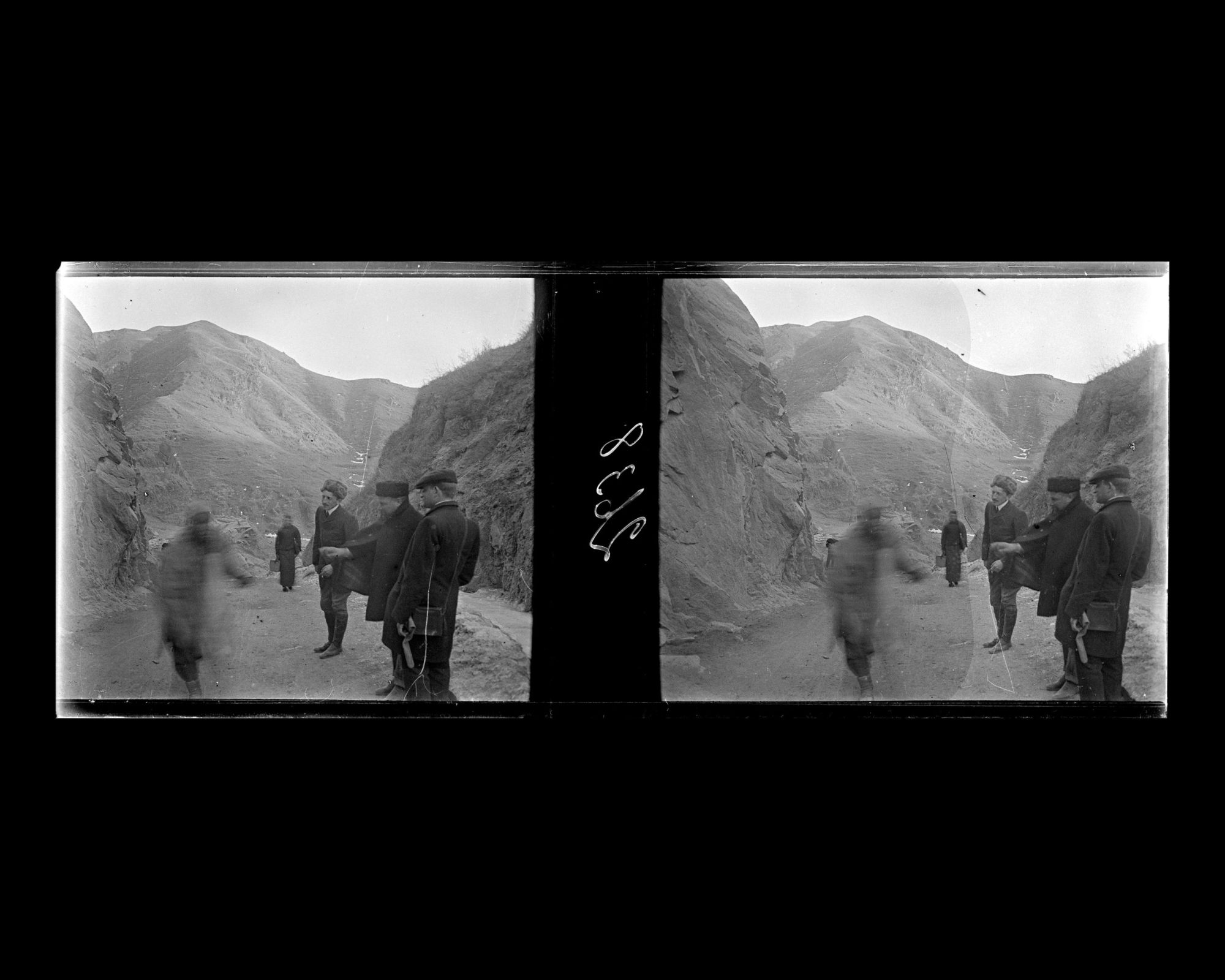 Image représentant Albert Kahn, Jacques Gachet et Maurice Lévy en conversation