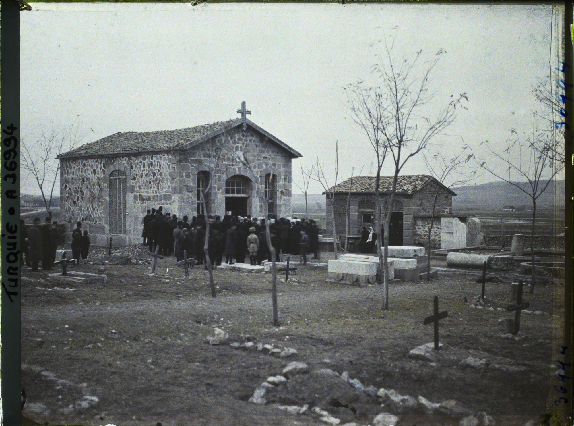 Image représentant Turquie, Angora, Fidèles Arméniens Catholiques assistant à la Messe de Noël