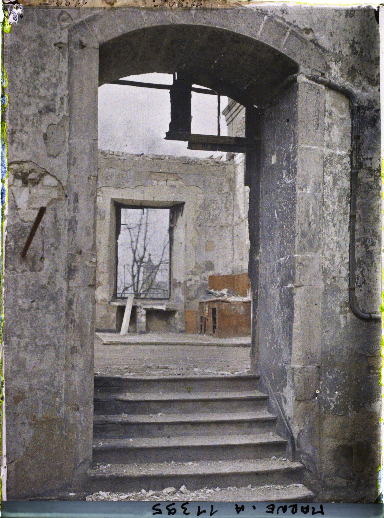 Image représentant Ruines des hospices civils, rue Eugène Wiet (?)