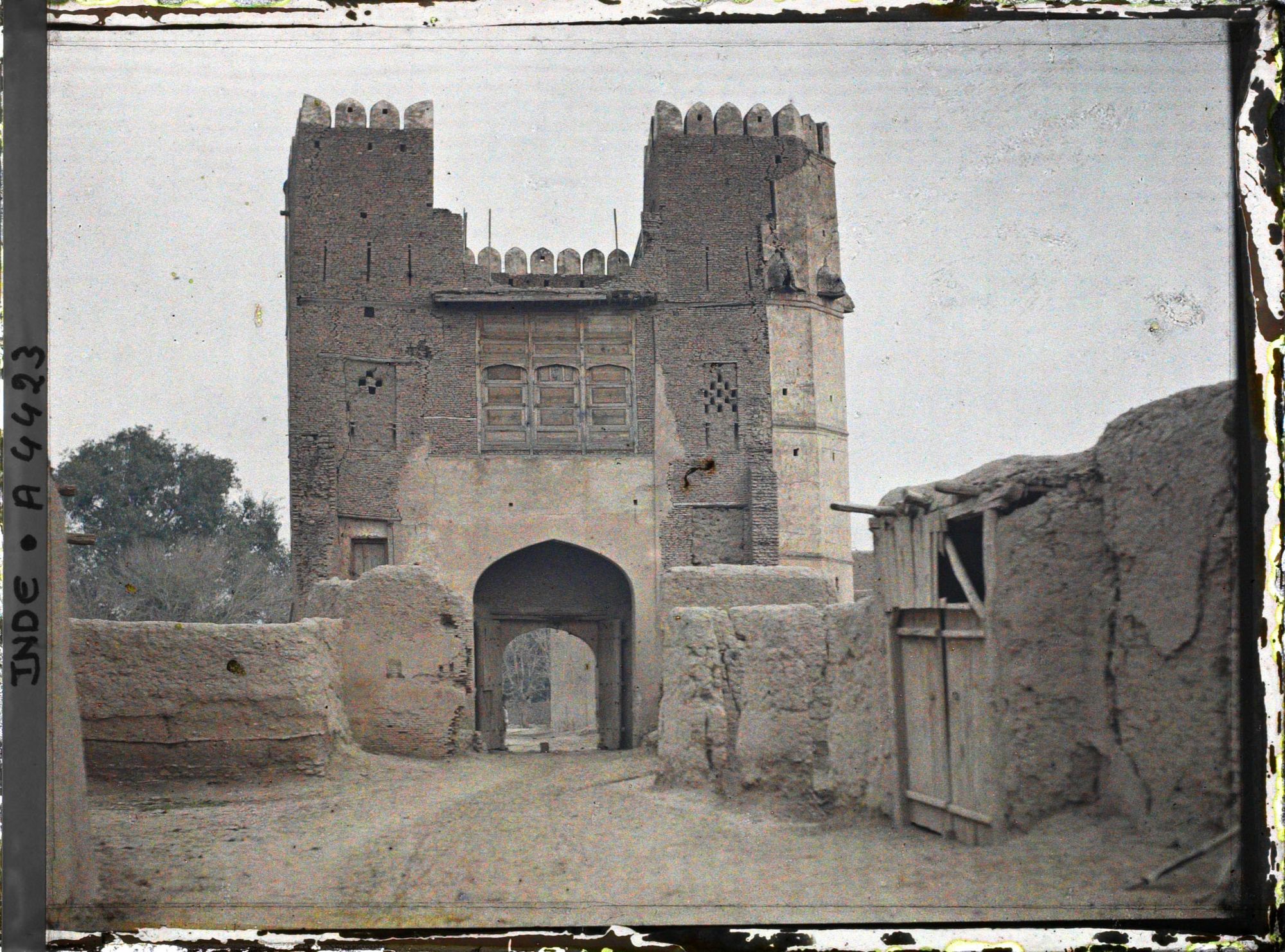 Image représentant Une porte fortifiée de la ville