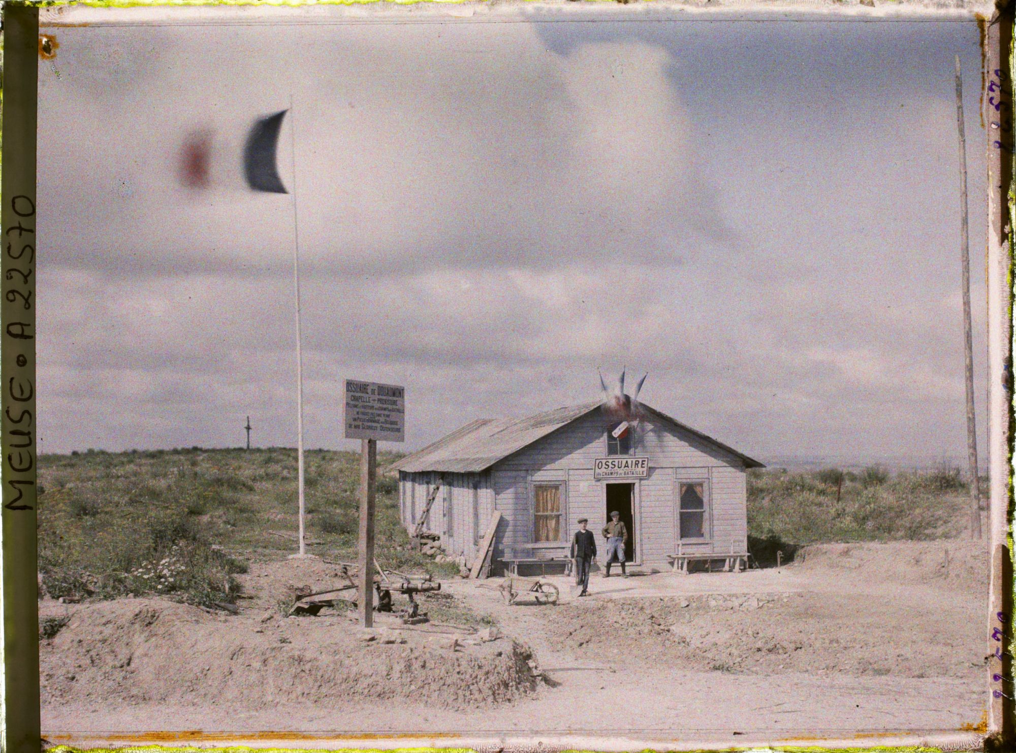 Image représentant Ossuaire provisoire des champs de bataille (Douaumont)