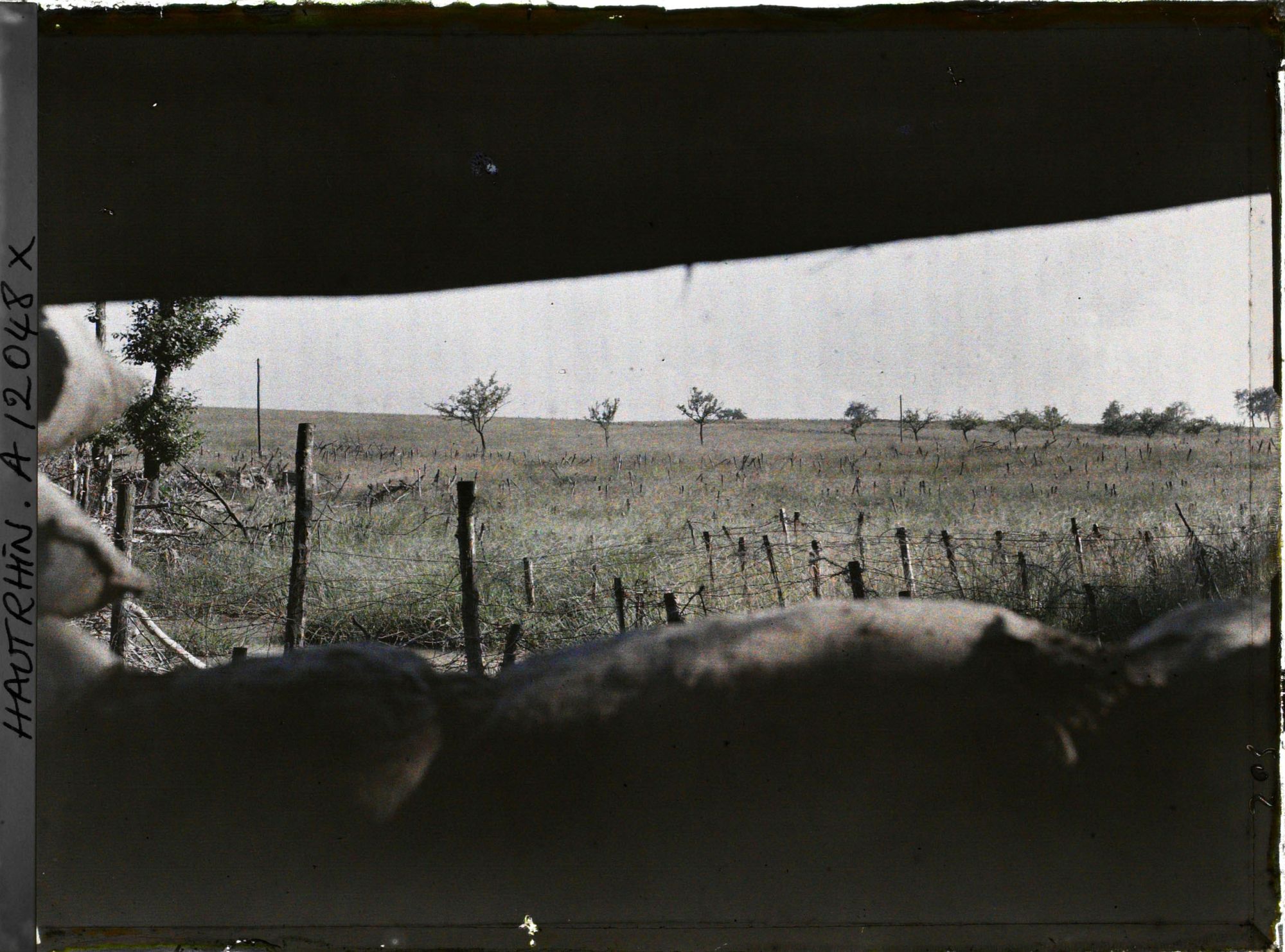 Image représentant Tranchée de première ligne, vue d'un poste d'observation
