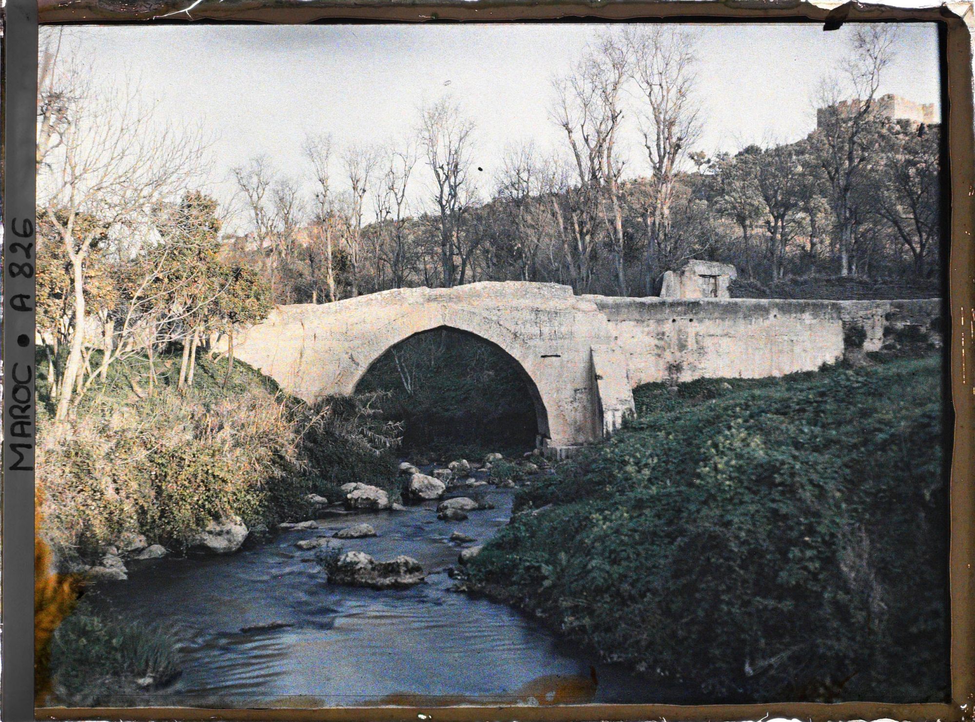 Image représentant Pont sur un oued près du Bordj sud