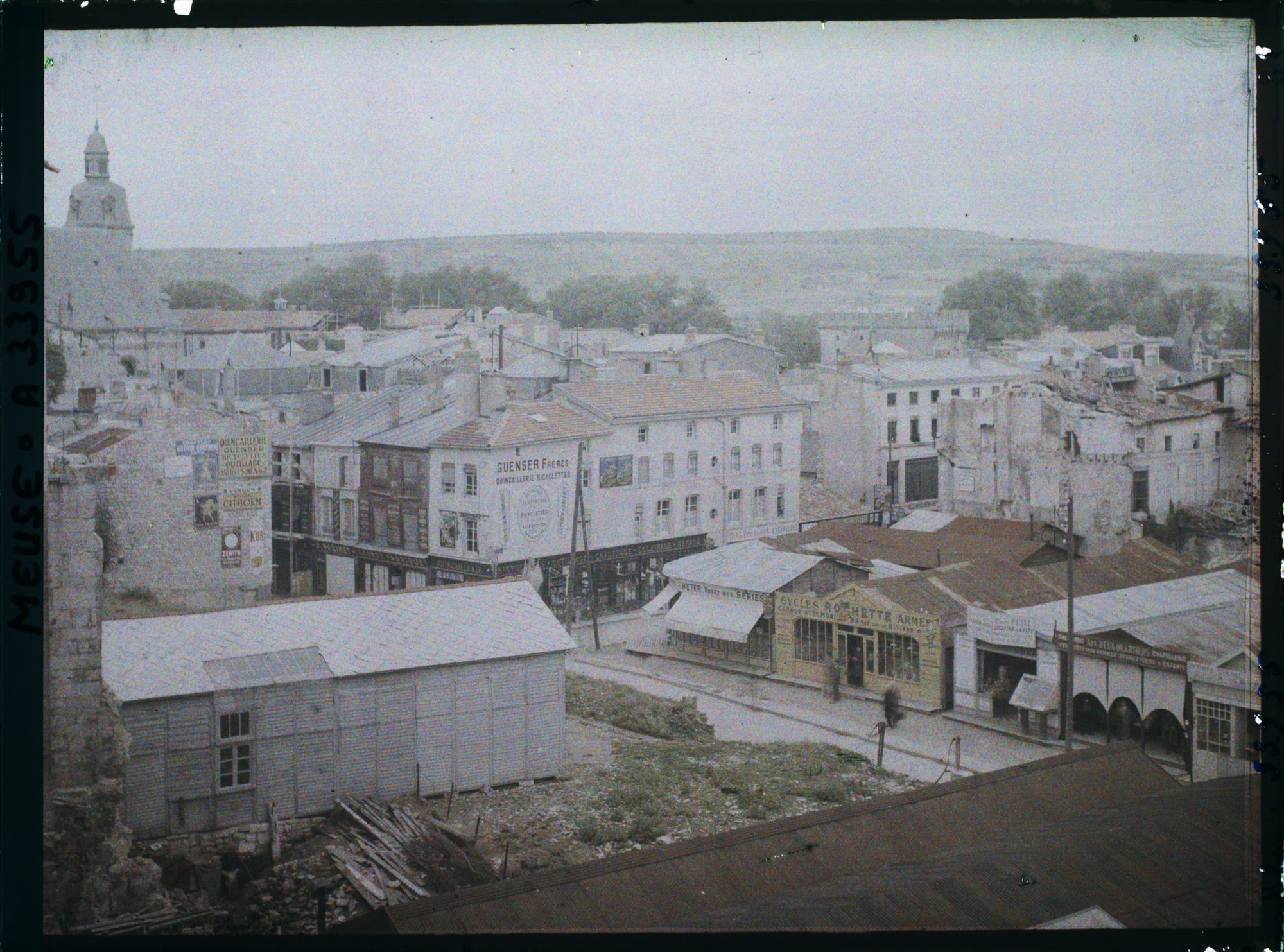 Image représentant France, Verdun, La Ville basse, vue prise des Jardins de la rue St Oury vers le Nord