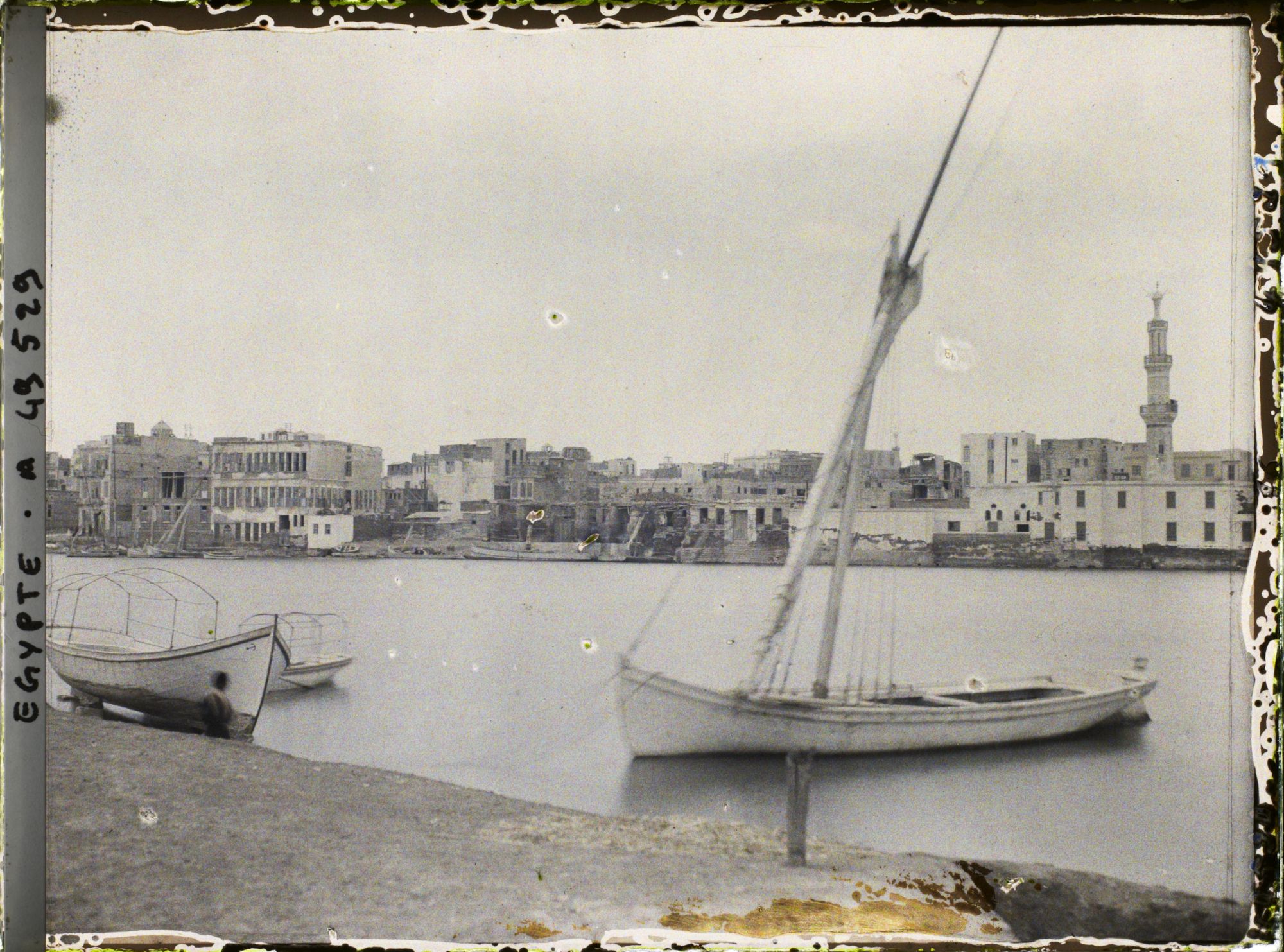 Image représentant La ville depuis le quai de la gare