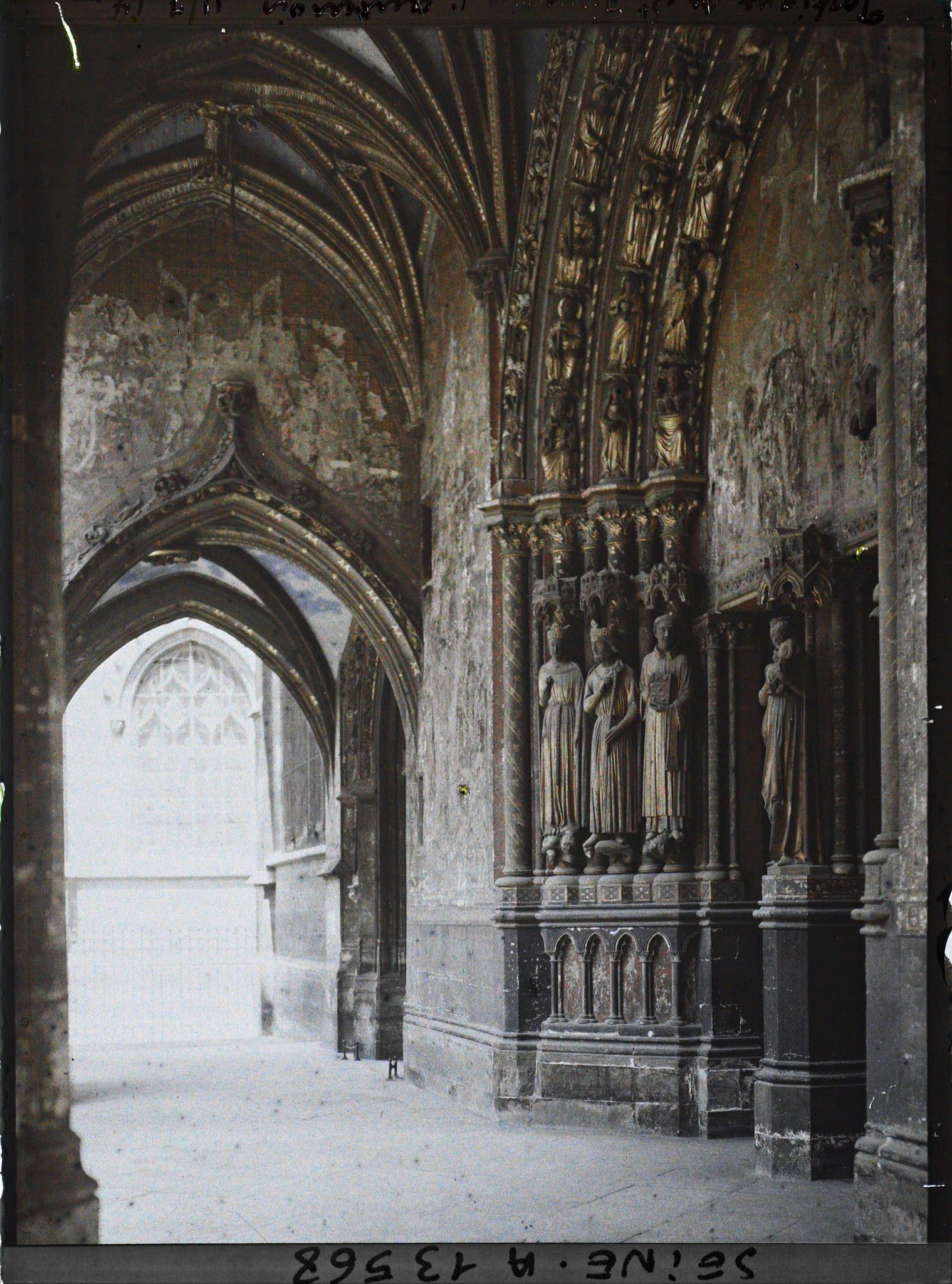 Image représentant Le portique de St-Germain-l'Auxerrois