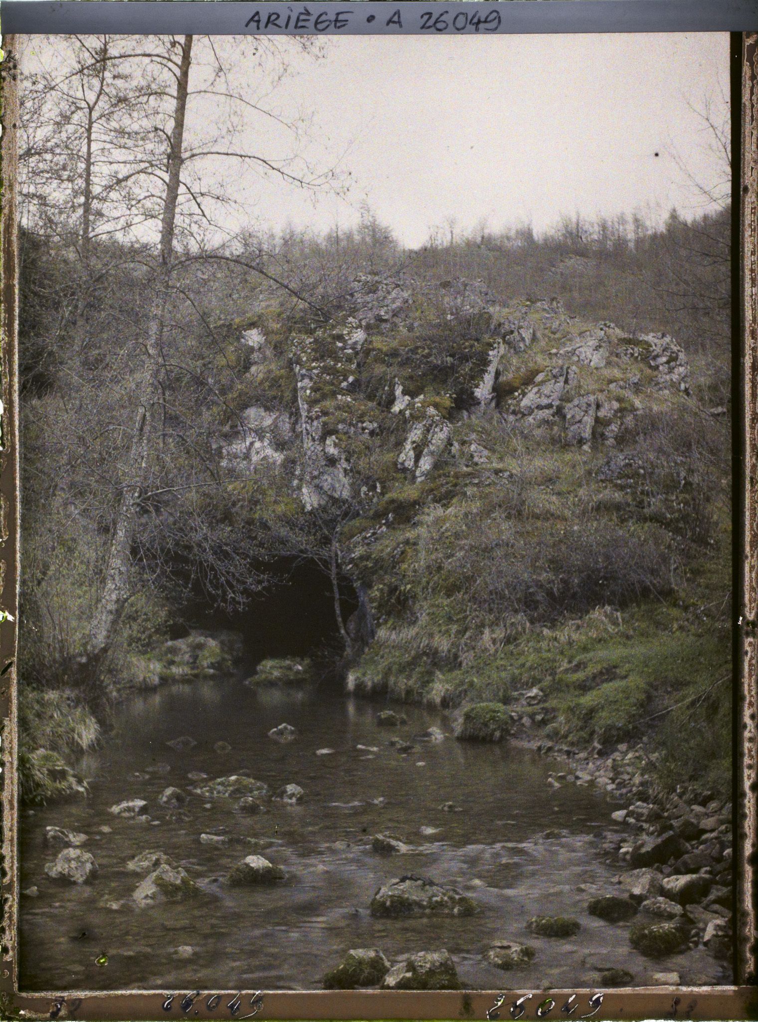 Image représentant L'entrée de la grotte du Tuc d'Audoubert