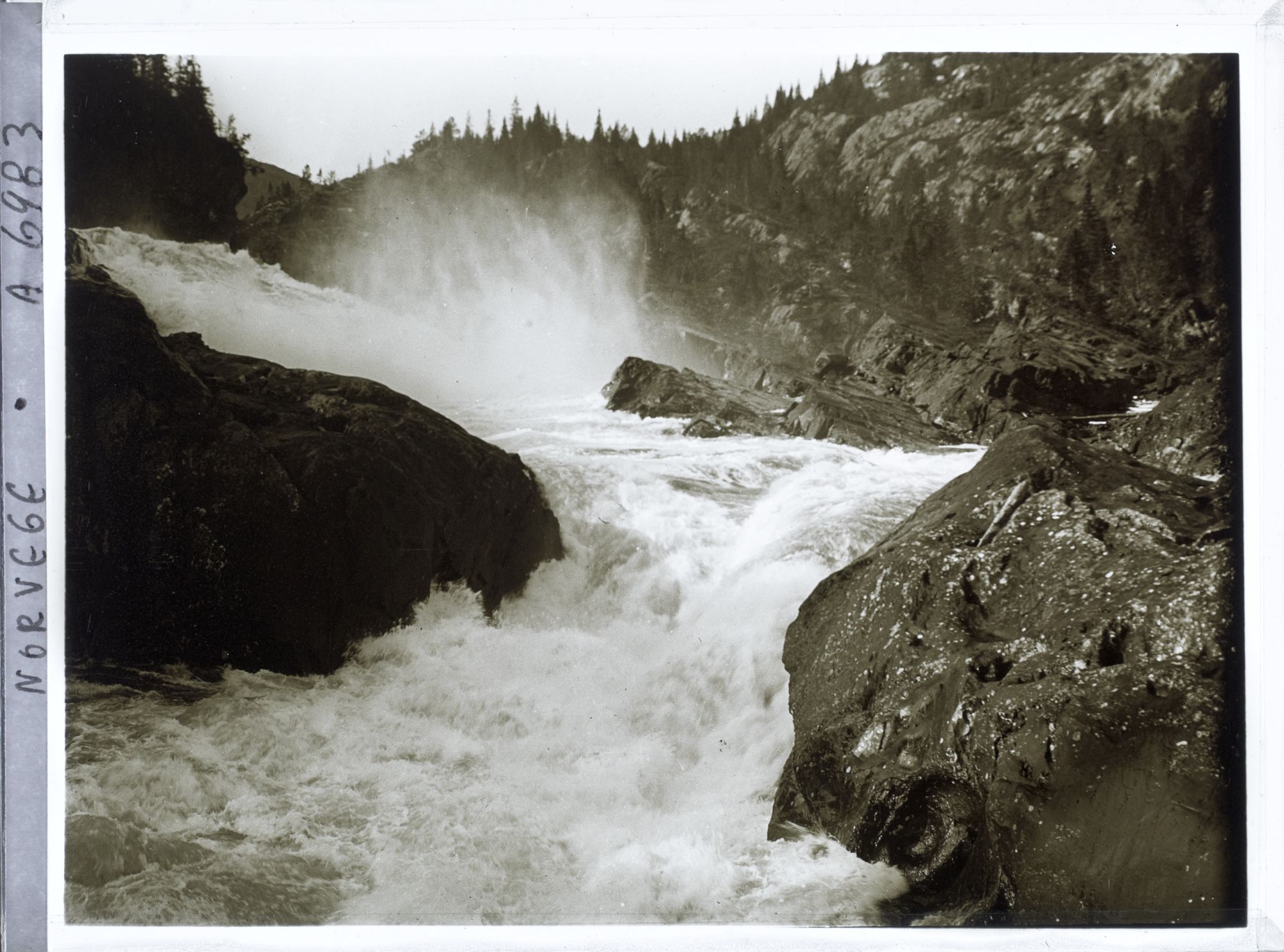 Image représentant Près des chutes de Rjukan