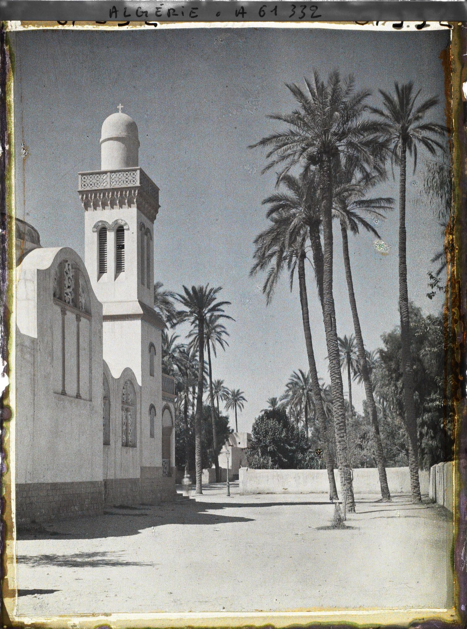 Image représentant Vue du côté latéral de l'église