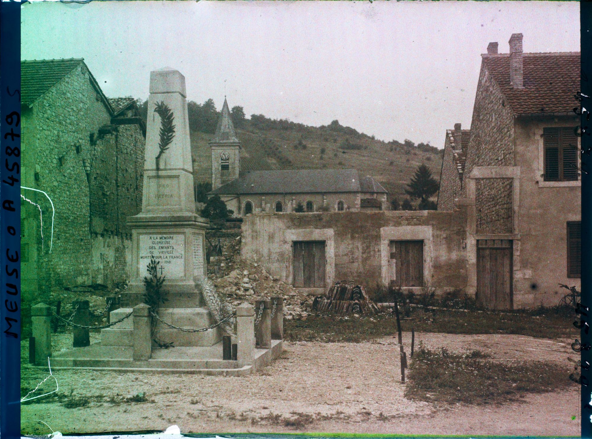 Image représentant France, Viéville - sous les - côtes, Monument aux Morts