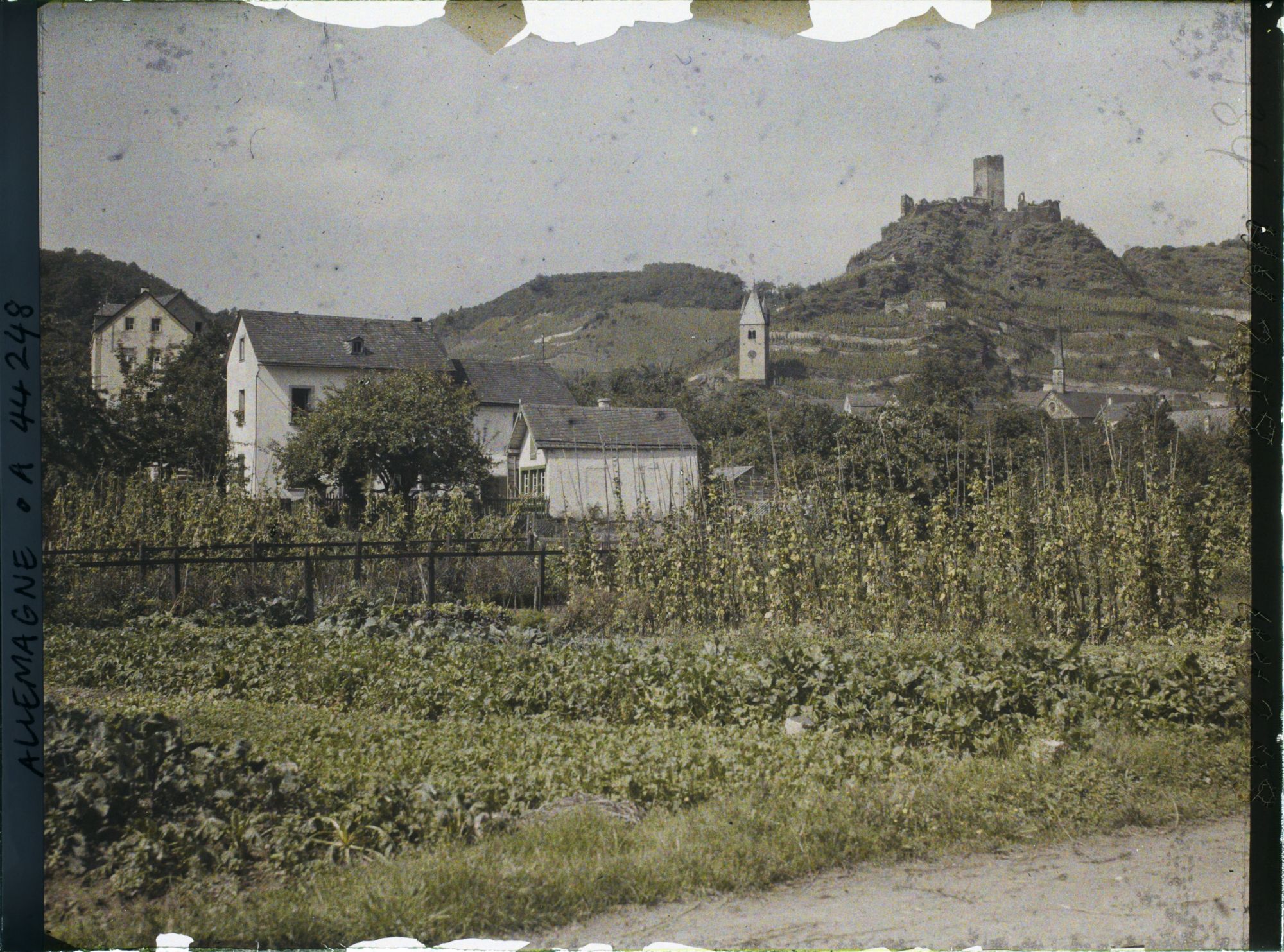 Image représentant Allemagne, Cobern (Moselle), Une vue de Cobern vers le Niederburg