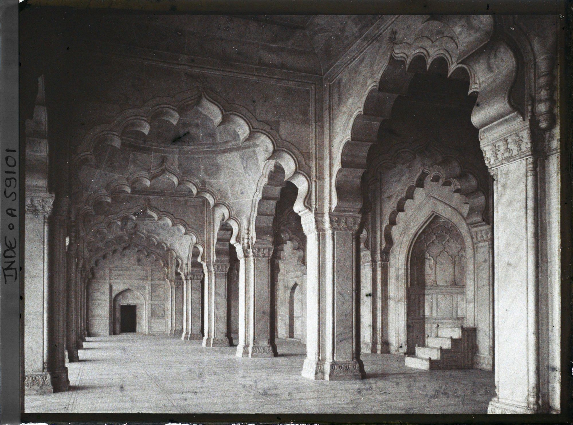 Image représentant Intérieur de la mosquée de la Perle (Moti Masjid) dans le fort Rouge (Lal Qila)