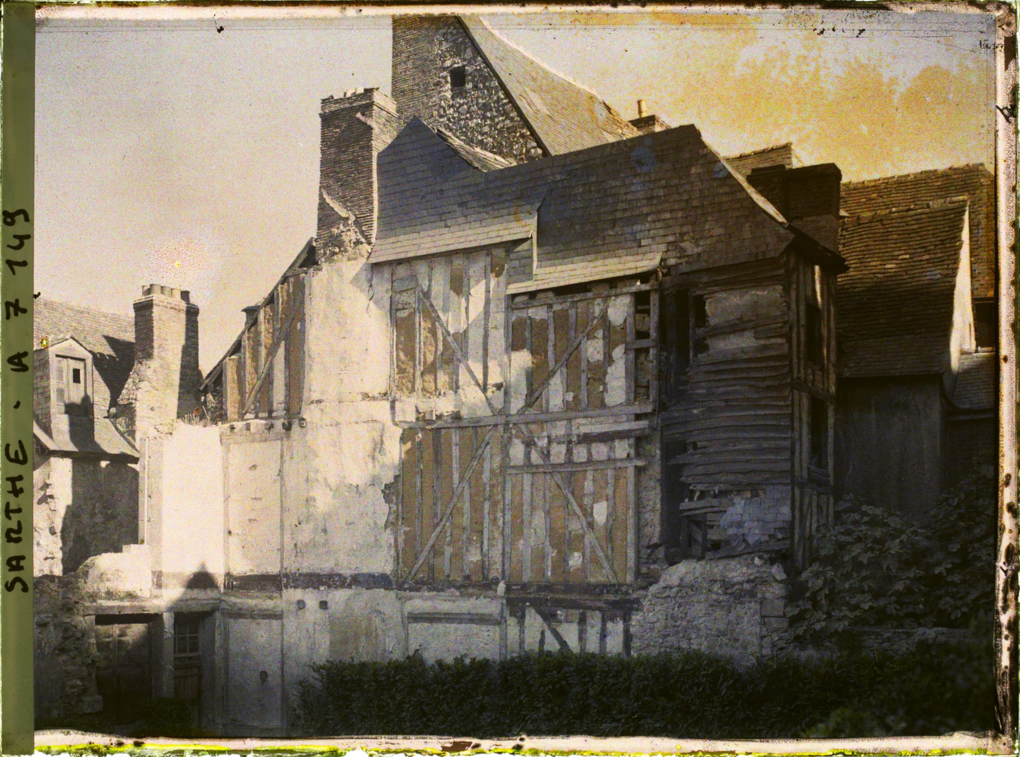 Image représentant Une maison délabrée rue Denfert-Rochereau
