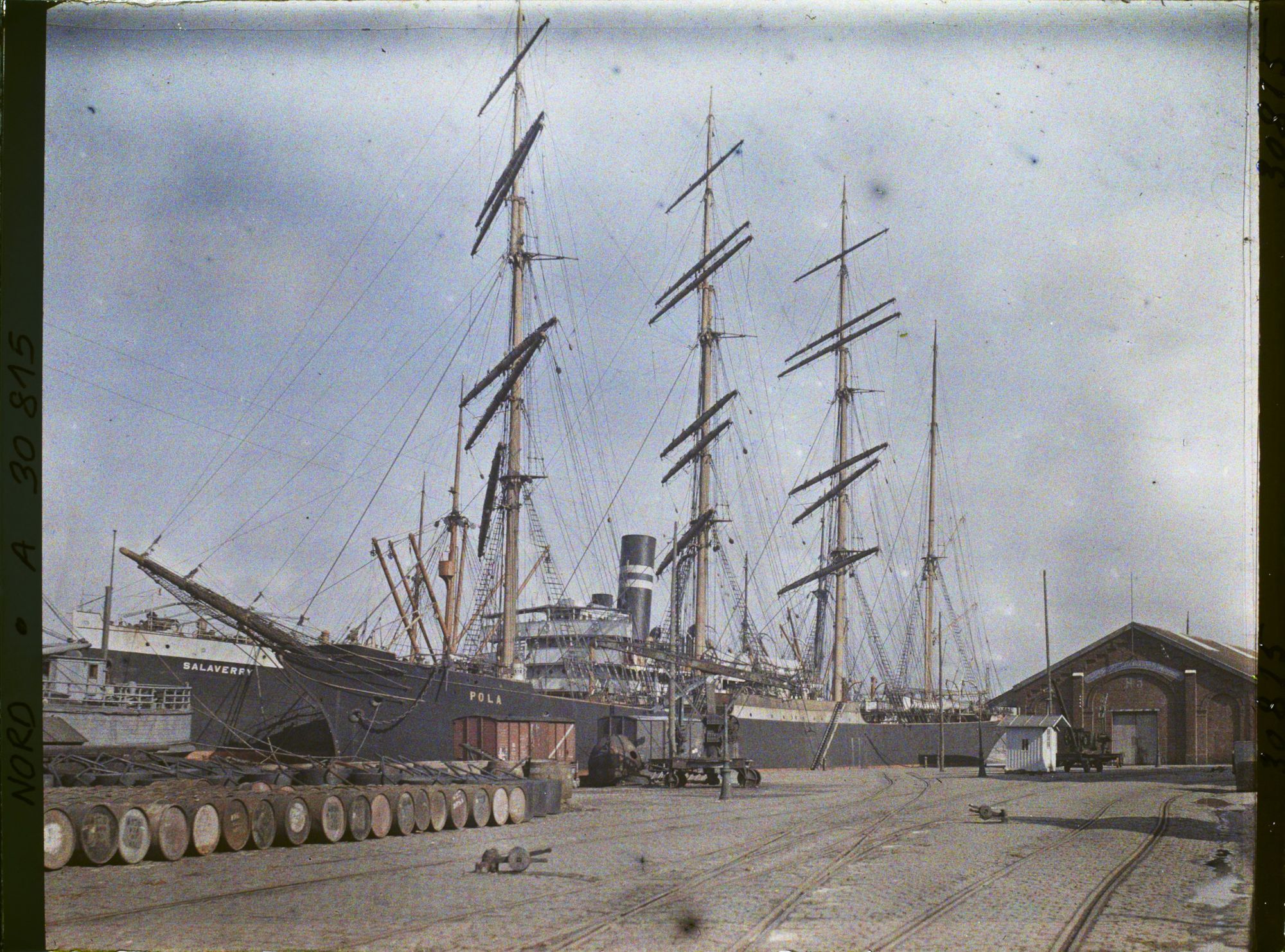 Image représentant Le Pola, quatre-mâts au Quai des Départs