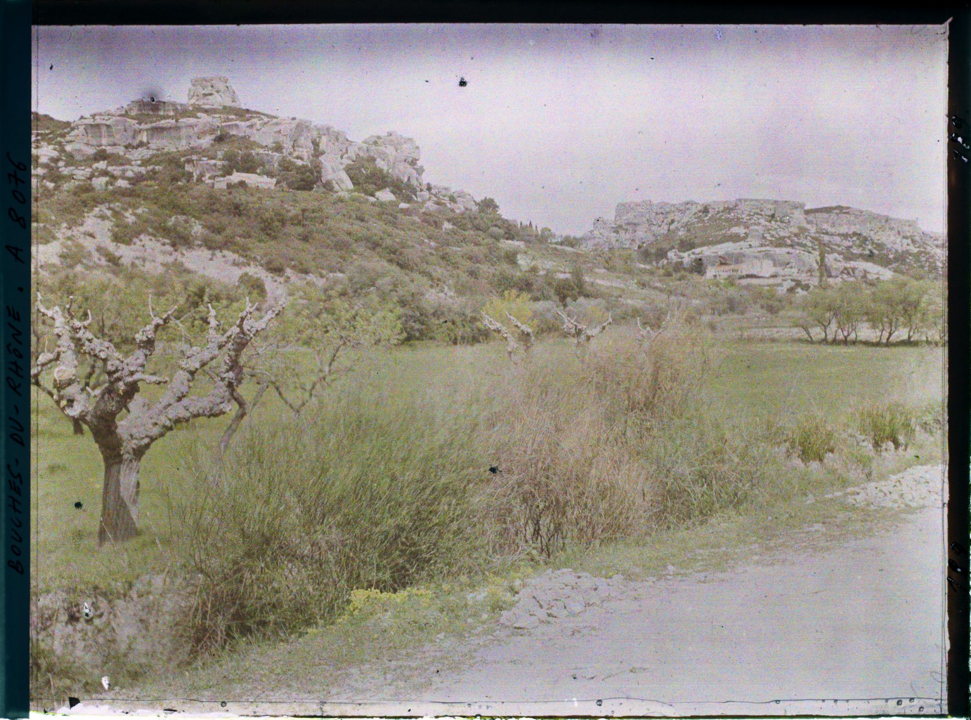 Image représentant Les corniches près des Baux-de-Provence