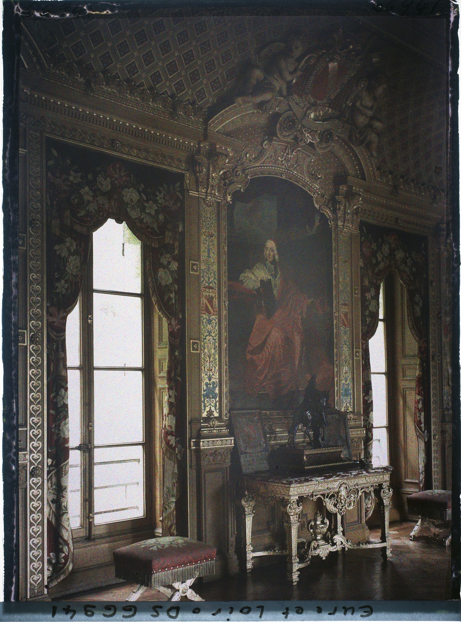 Image représentant Portrait du cardinal Louis Antoine de Noailles, archevêque de Paris, ornant la galerie des ancêtres Noailles dans l'aile nord-est du chateau