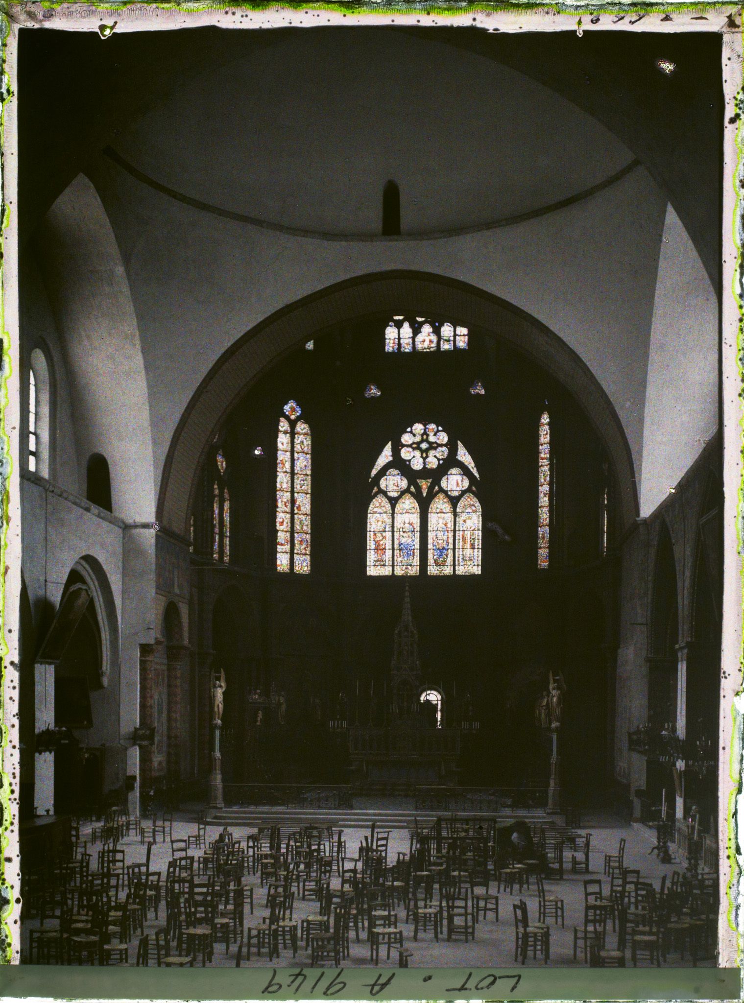 Image représentant France, Cahors, Intérieur de la Cathédrale