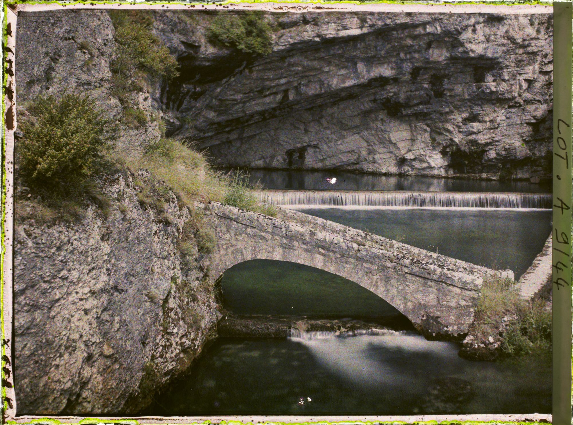 Image représentant France, Cahors, Ensemble de la fontaine des Chartreux