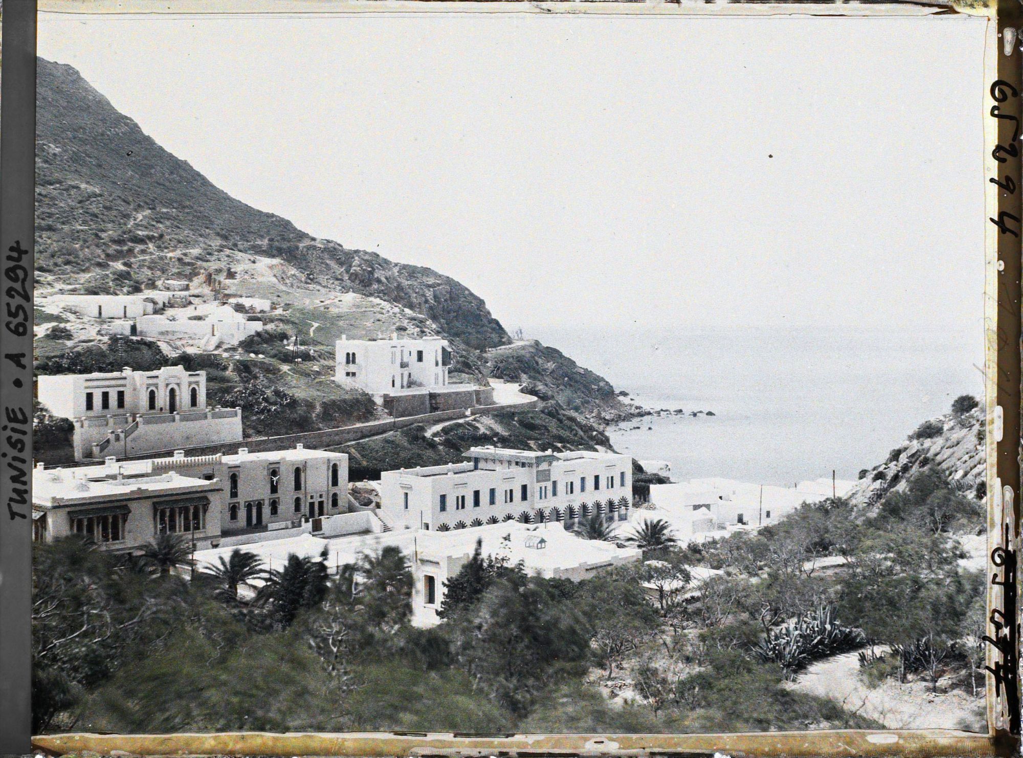 Image représentant Vue panoramique sur les établissements thermaux et hôteliers