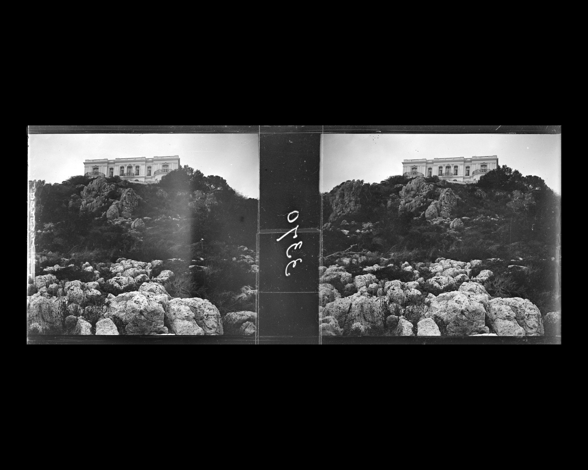 Image représentant La villa Kahn vue depuis la plage