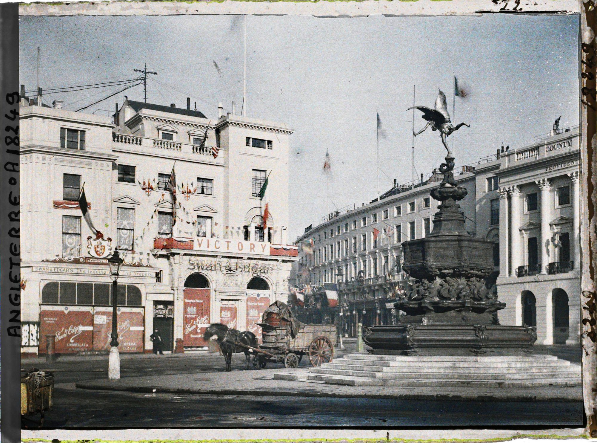 Image représentant Fontaine de l'Ange de la charité chrétienne d'Alfred Gilbert sur Picadilly Circus