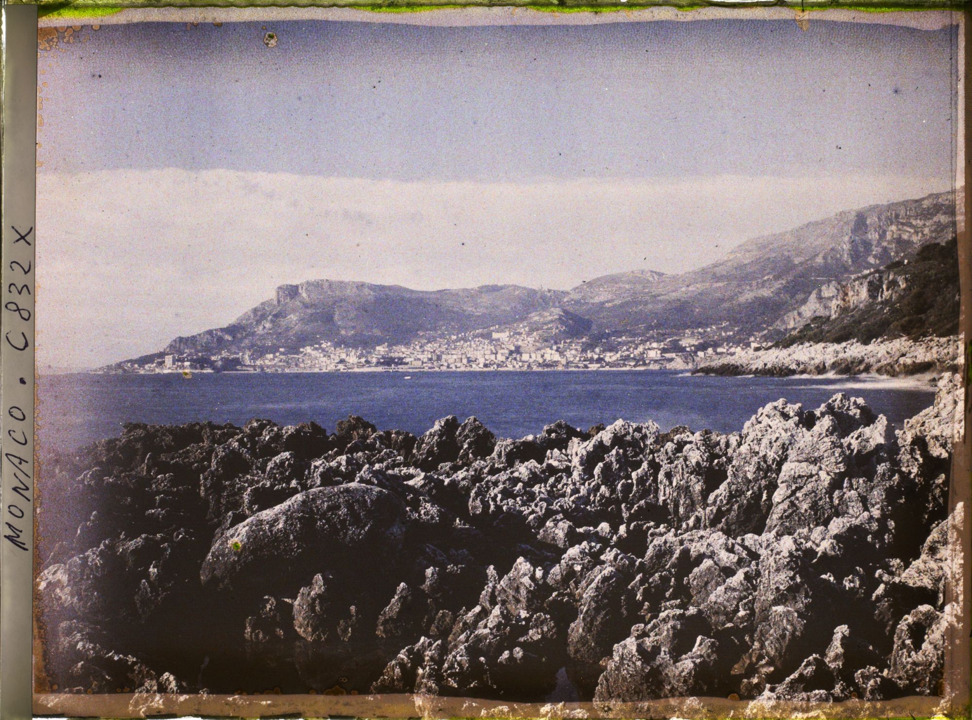 Image représentant Panorama vers Monaco. Au fond, la Tête de chien