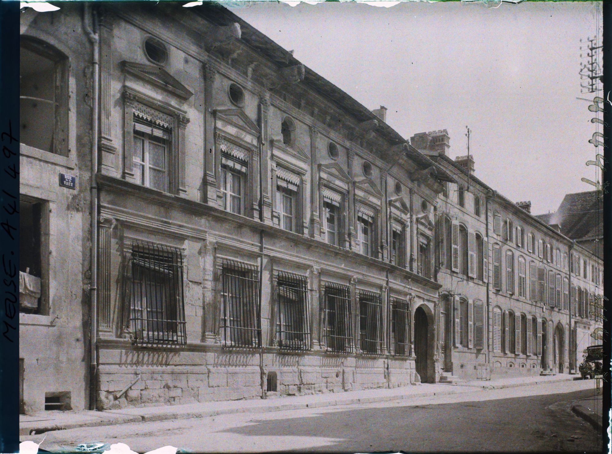 Image représentant France, St Mihiel, Maison Renaissance de la rue de Vaux, dite "Maison des Bœufs"